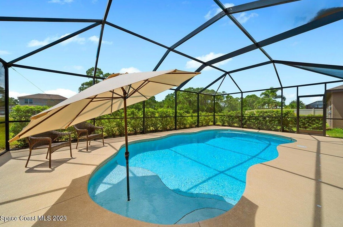930 Dillard Dr, Melbourne, FL 32909-2369