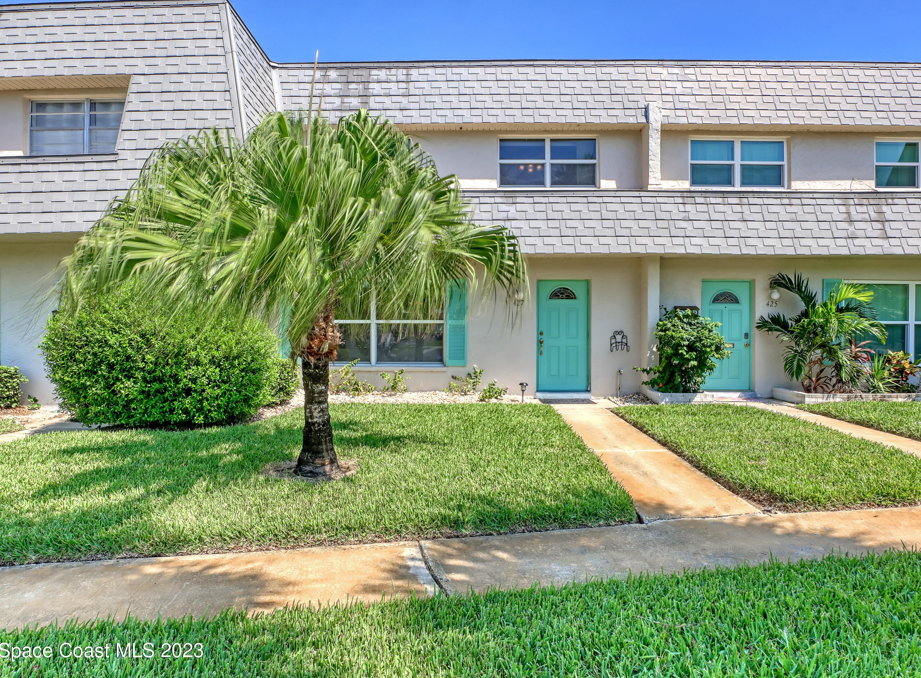 427 Dove Ln, Melbourne, FL 32937-3748