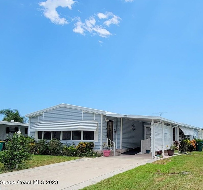 1445 Barefoot Cir, Sebastian, FL 32976