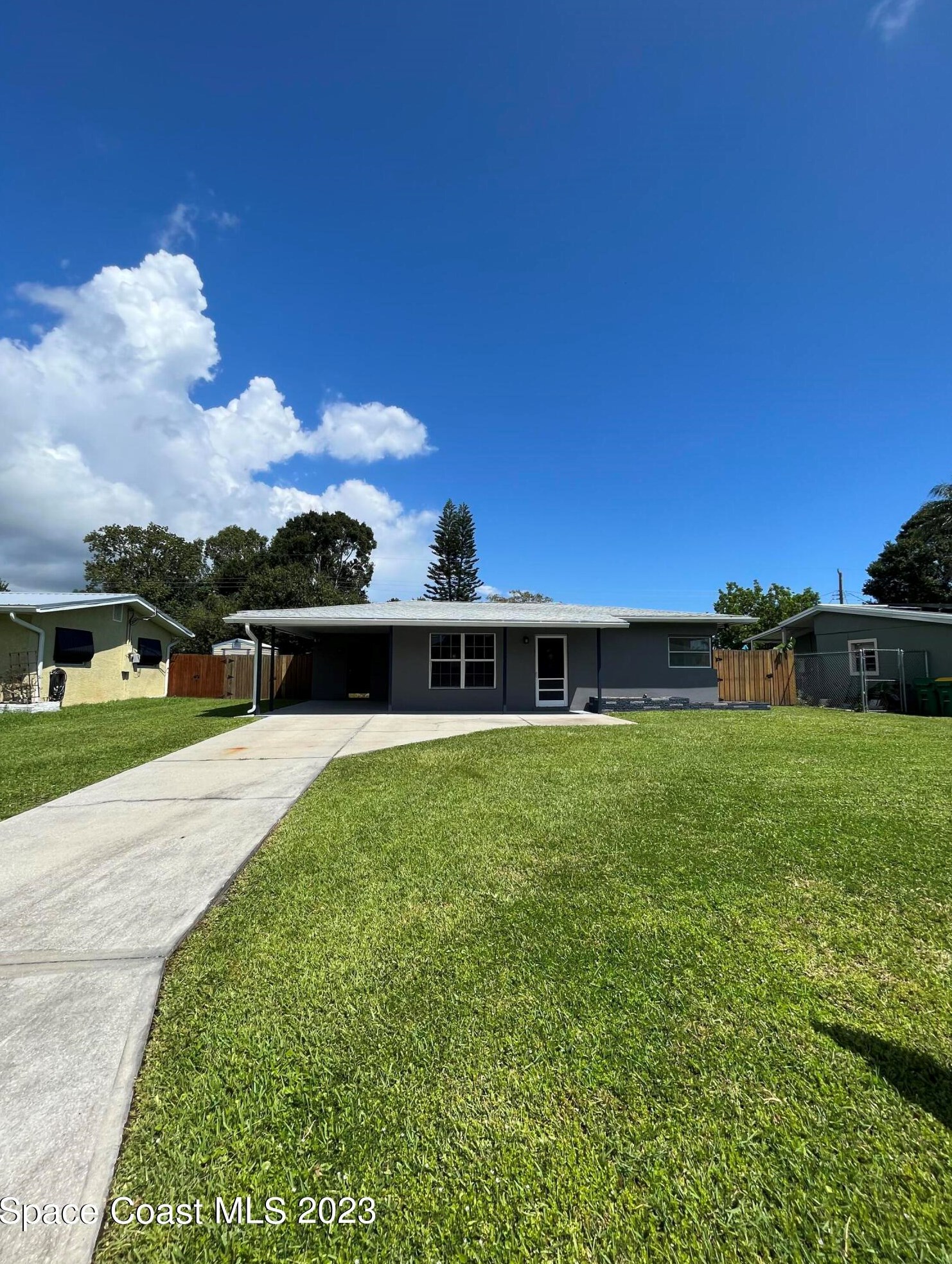 2448 Pawnee Dr, Melbourne, FL 32935-2645