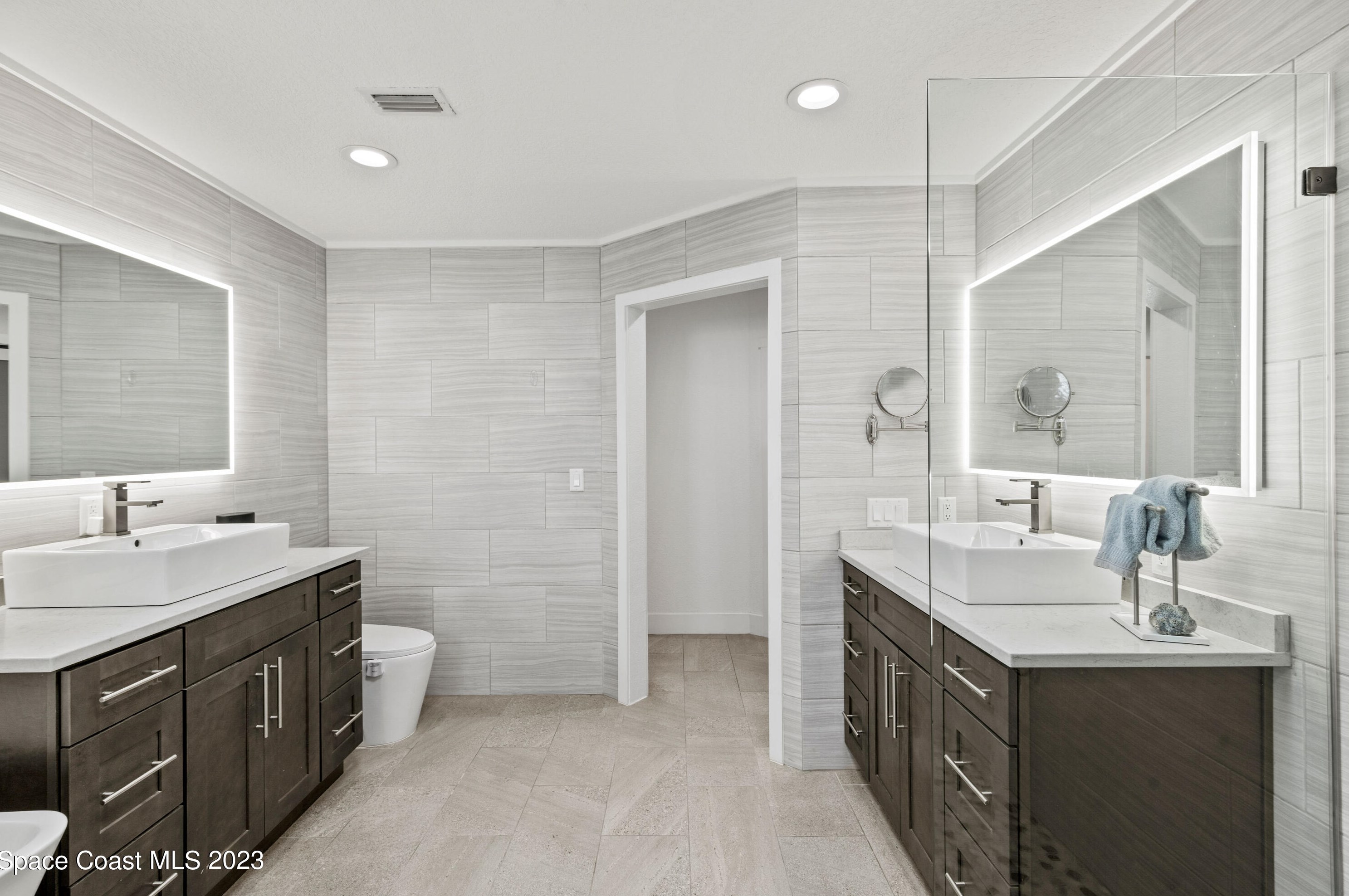 572 Spindle Palm Dr, Melbourne FL  32903-3855 exterior