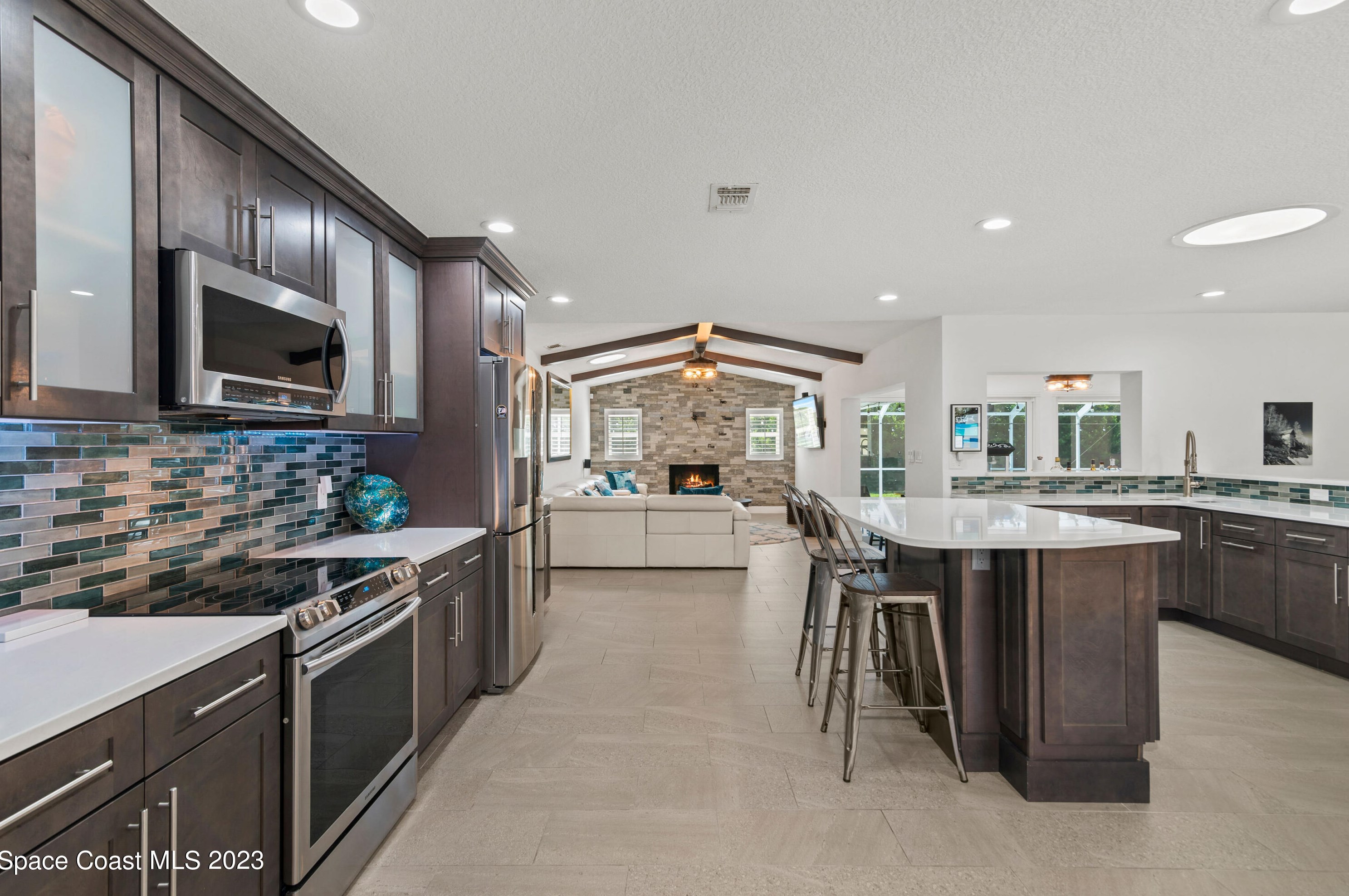 572 Spindle Palm Dr, Melbourne FL  32903-3855 exterior