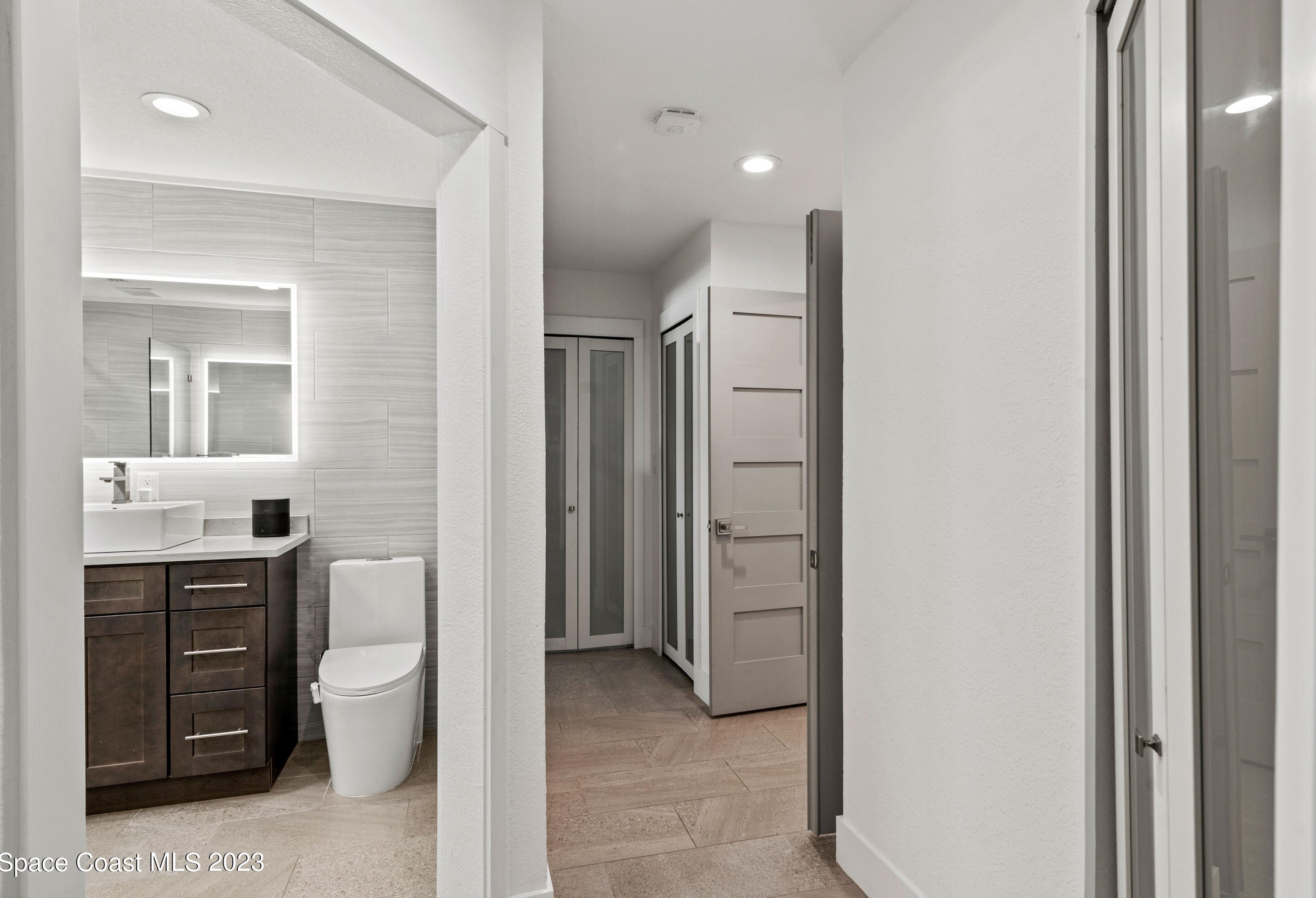 572 Spindle Palm Dr, Melbourne FL  32903-3855 exterior