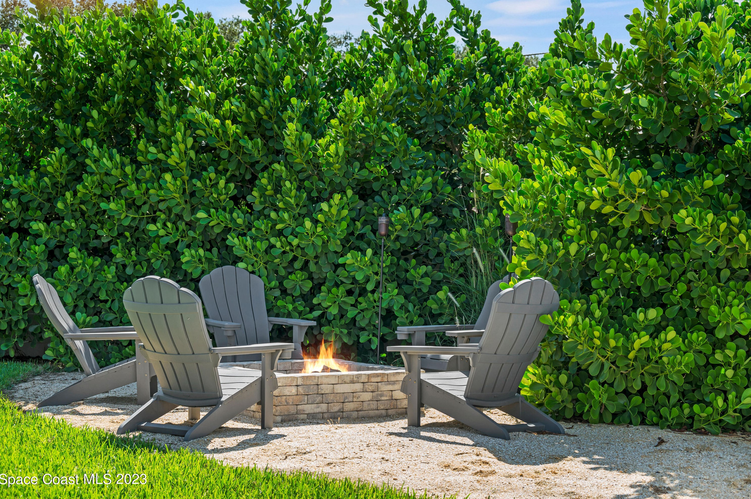 572 Spindle Palm Dr, Melbourne FL  32903-3855 exterior