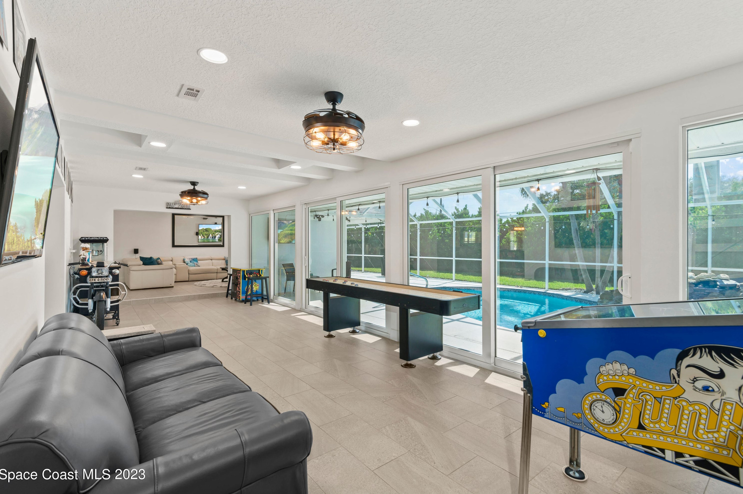 572 Spindle Palm Dr, Melbourne FL  32903-3855 exterior