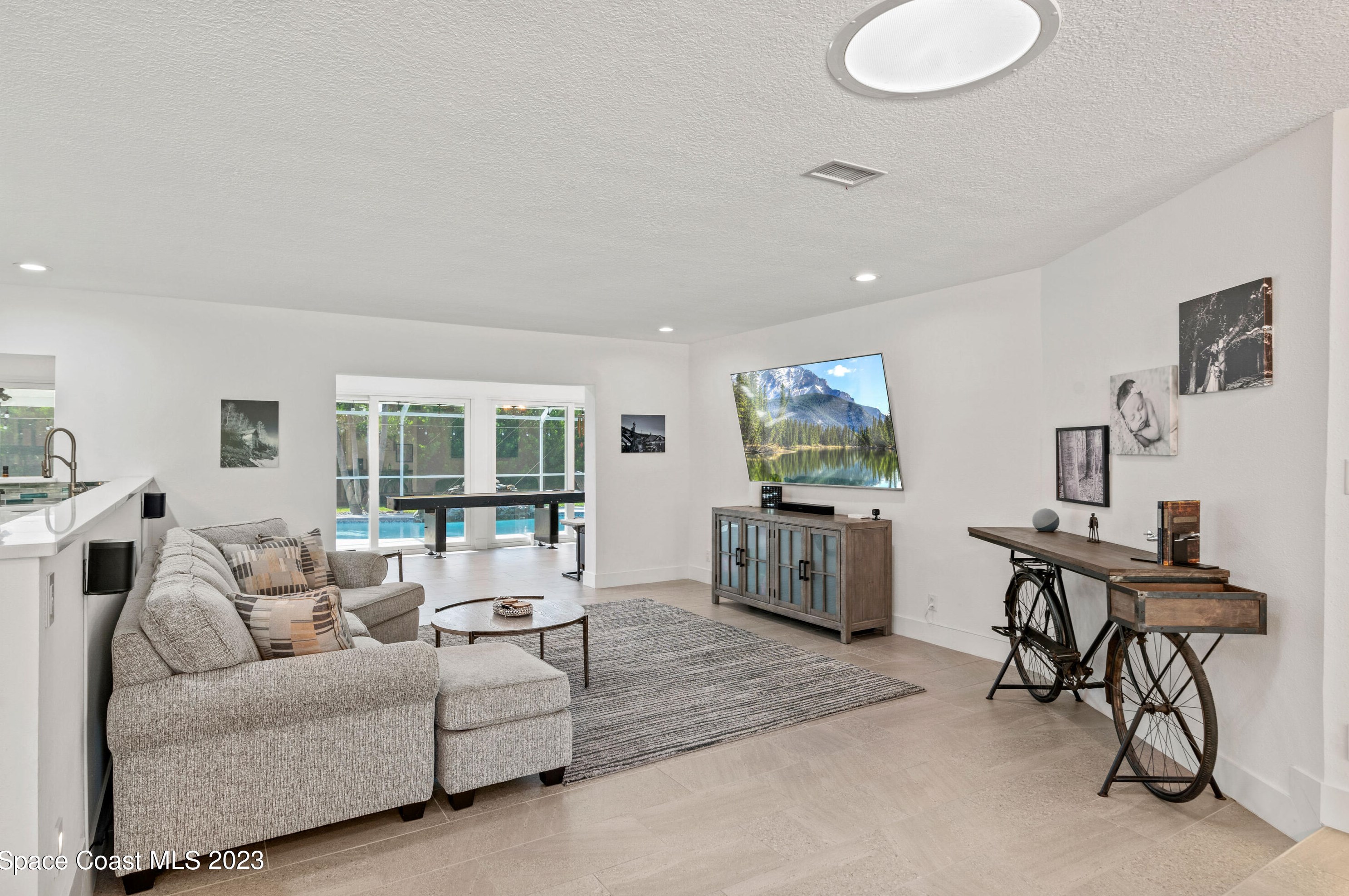 572 Spindle Palm Dr, Melbourne FL  32903-3855 exterior