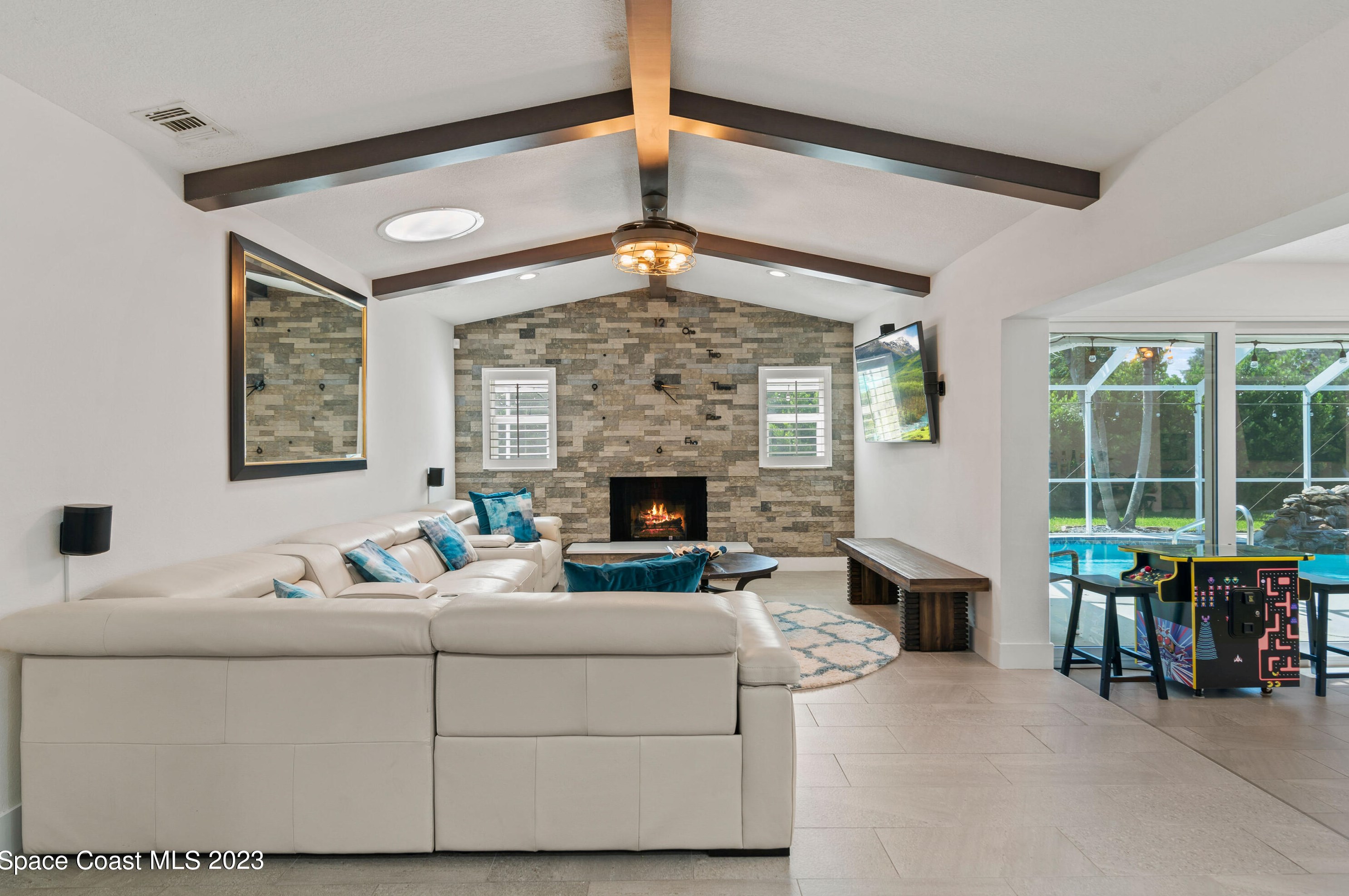 572 Spindle Palm Dr, Melbourne FL  32903-3855 exterior