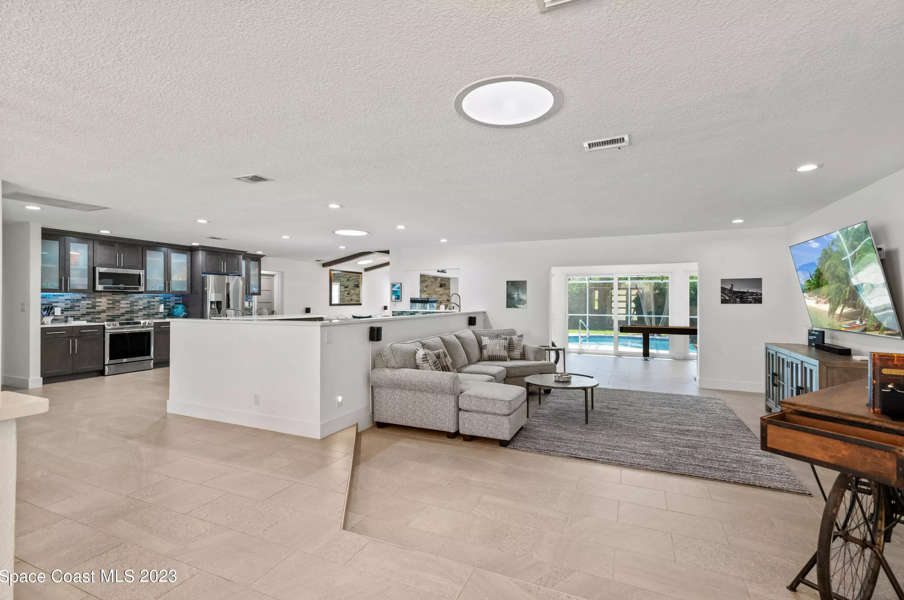 572 Spindle Palm Dr, Melbourne FL  32903-3855 exterior