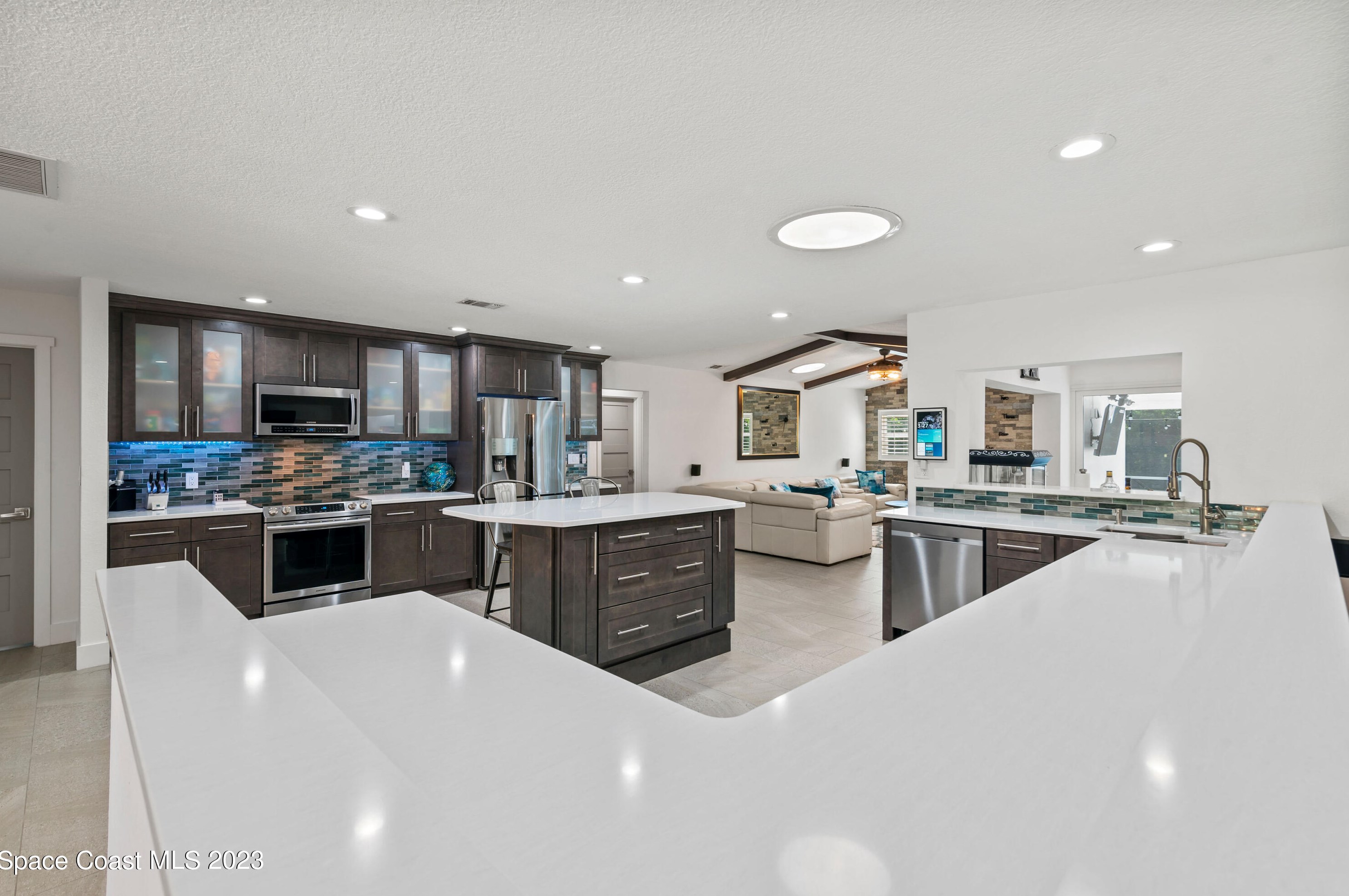 572 Spindle Palm Dr, Melbourne FL  32903-3855 exterior