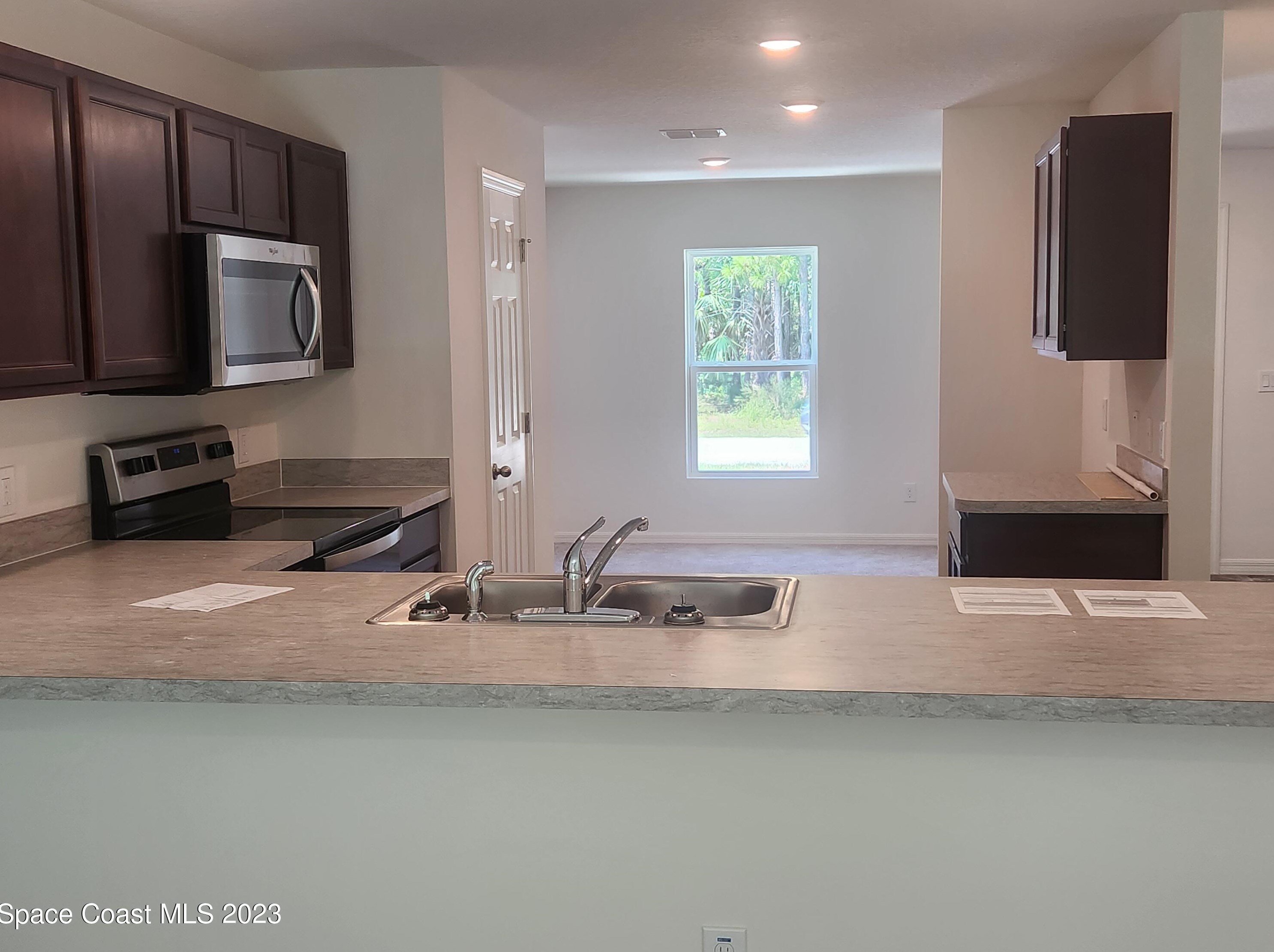 1443 Gaynor Dr, Melbourne, FL