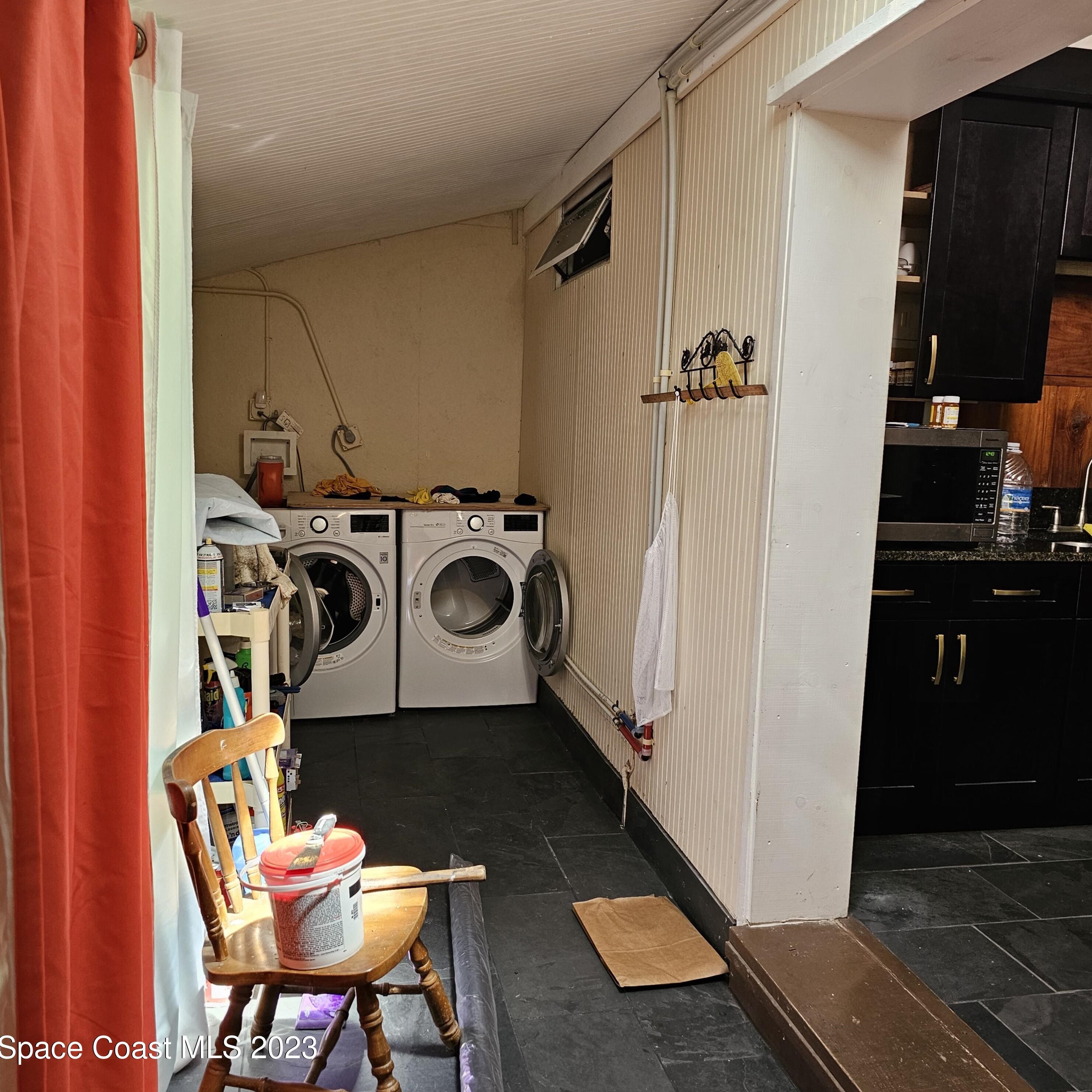 2420 Malabar Rd, Melbourne FL  32950-4407 exterior