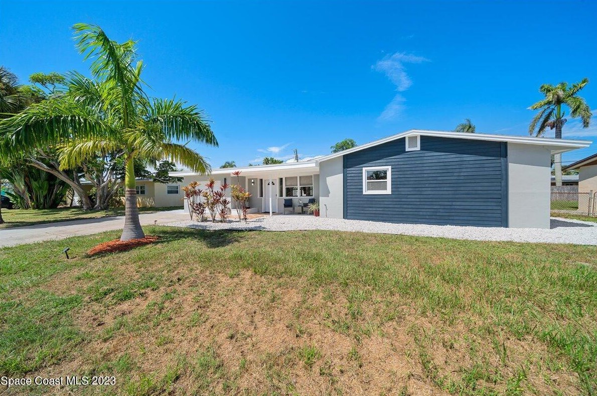 201 1st St, Melbourne, FL 32937-3762
