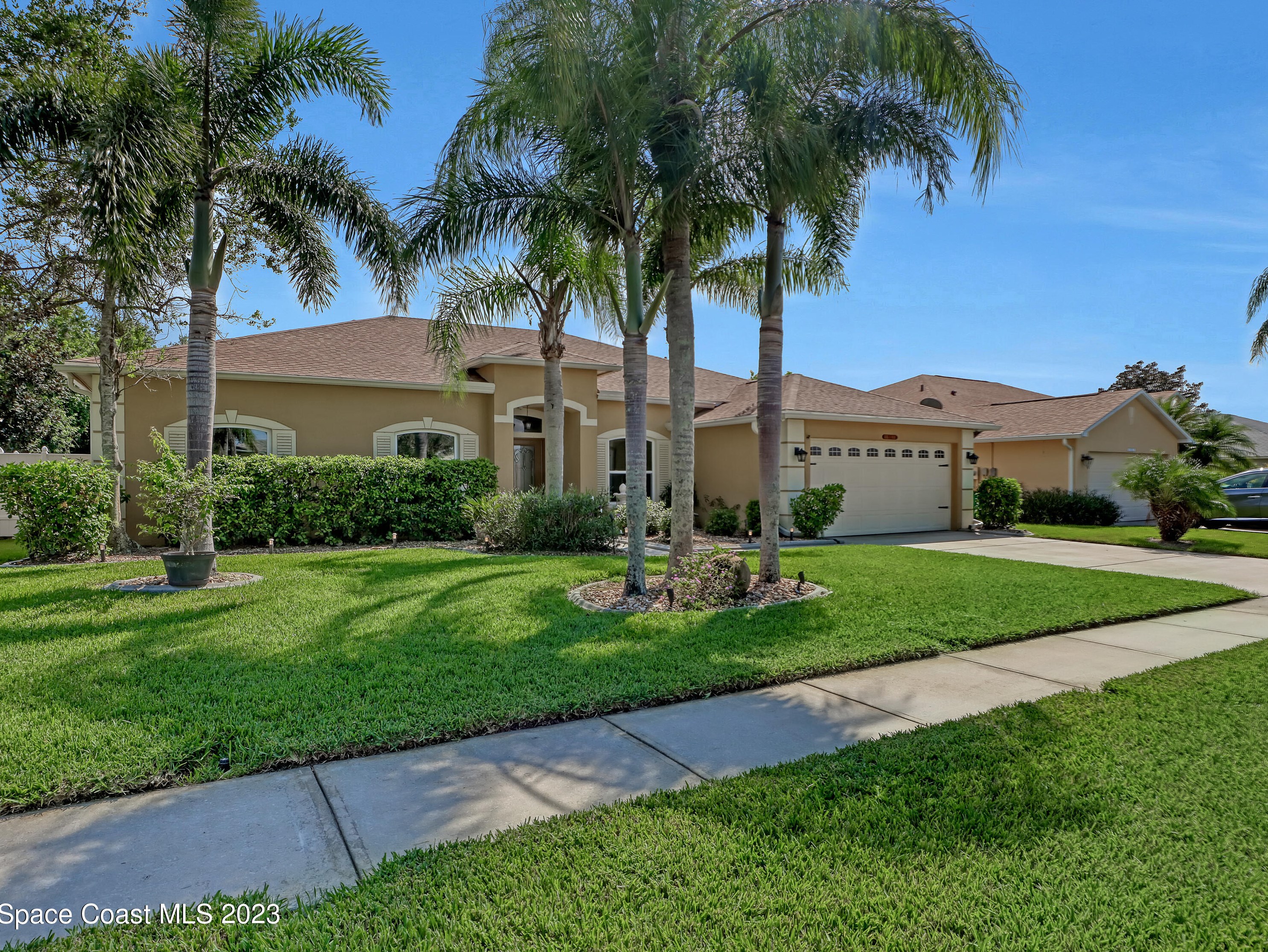 913 Del Mar Cir, Melbourne, FL 32904-7305