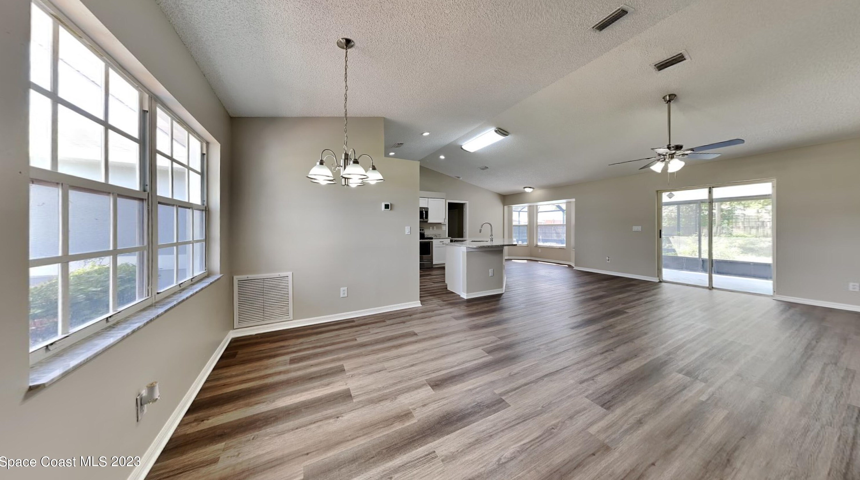 670 Koutnik Rd, Melbourne, FL 32909-6526