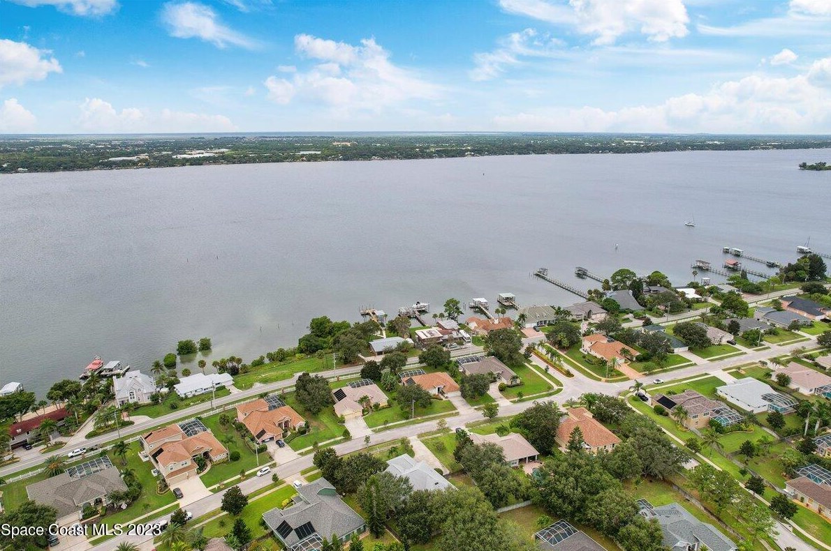 2622 Little Bend Pl, Merritt Island FL  32952-4162 exterior