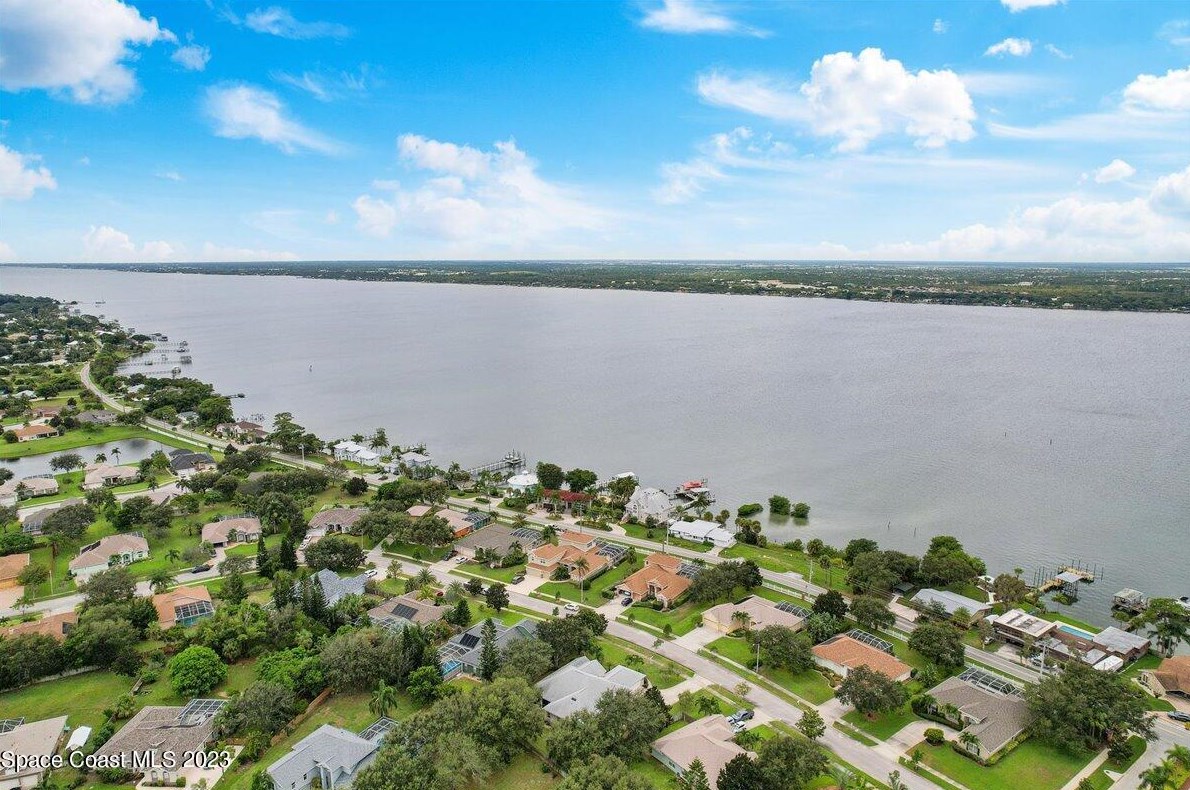 2622 Little Bend Pl, Merritt Island FL  32952-4162 exterior