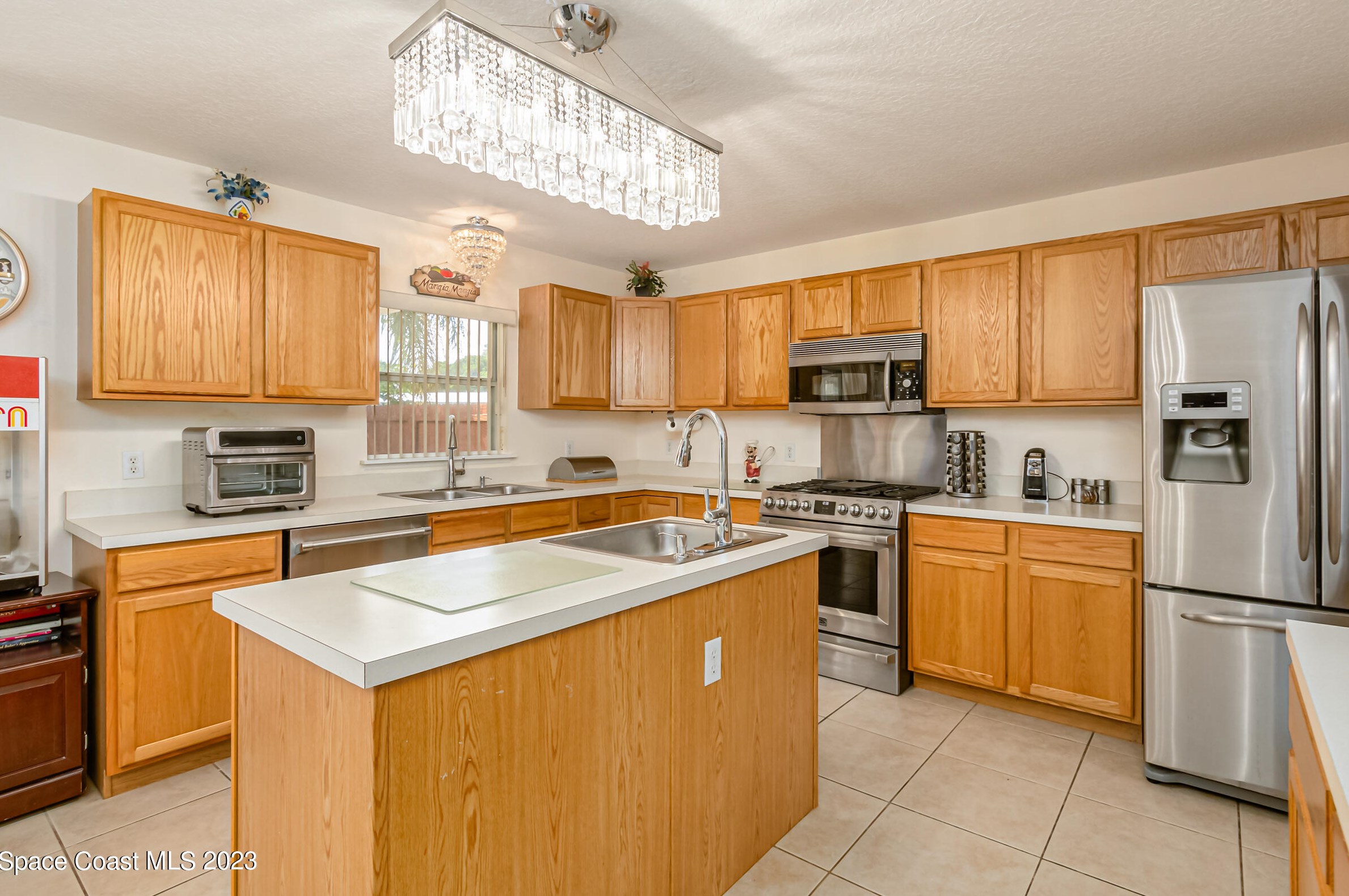 4675 Elena Way, Melbourne, FL 32934-3252