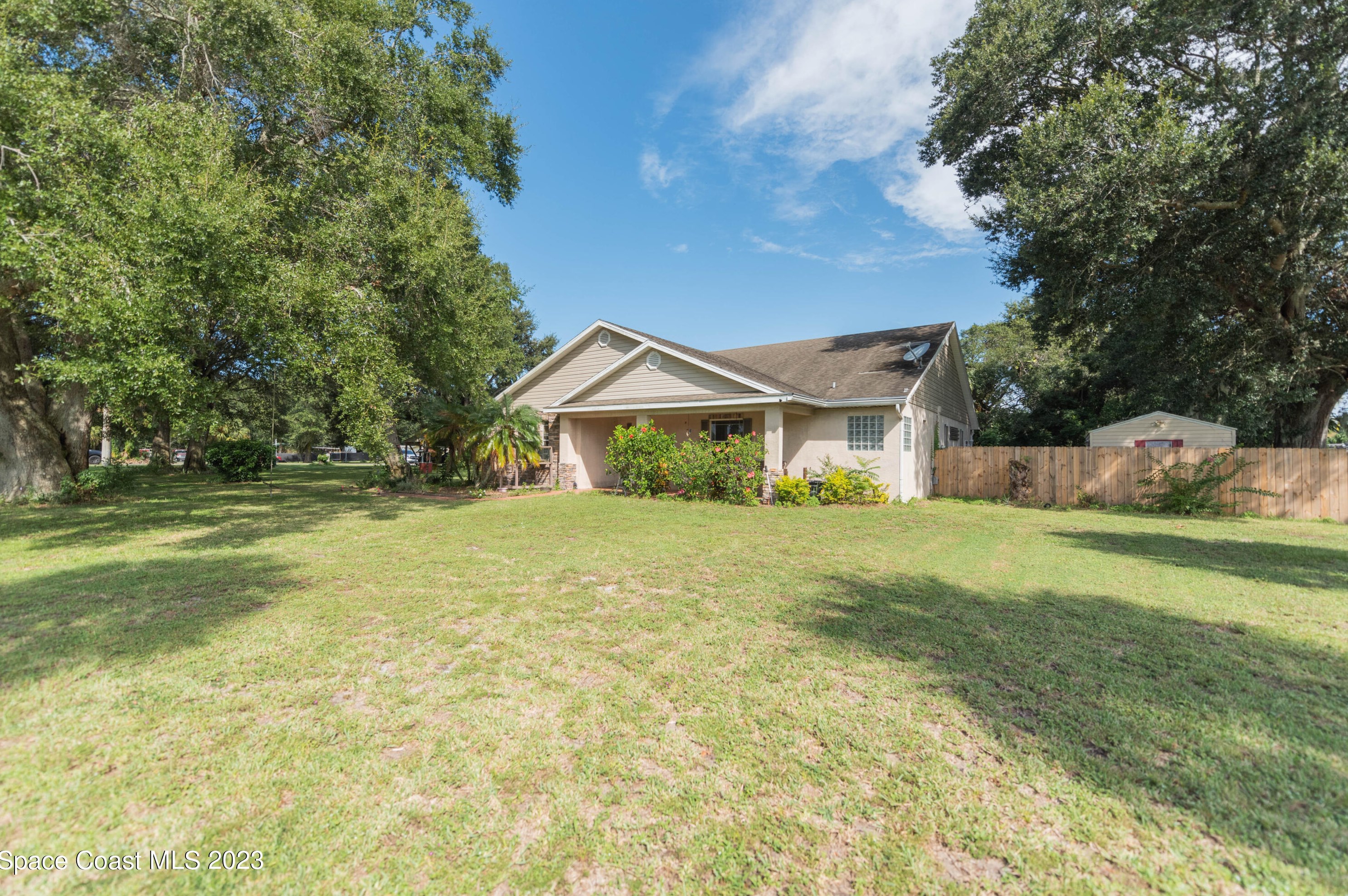 2275 N Singleton Ave, Mims, FL 32754