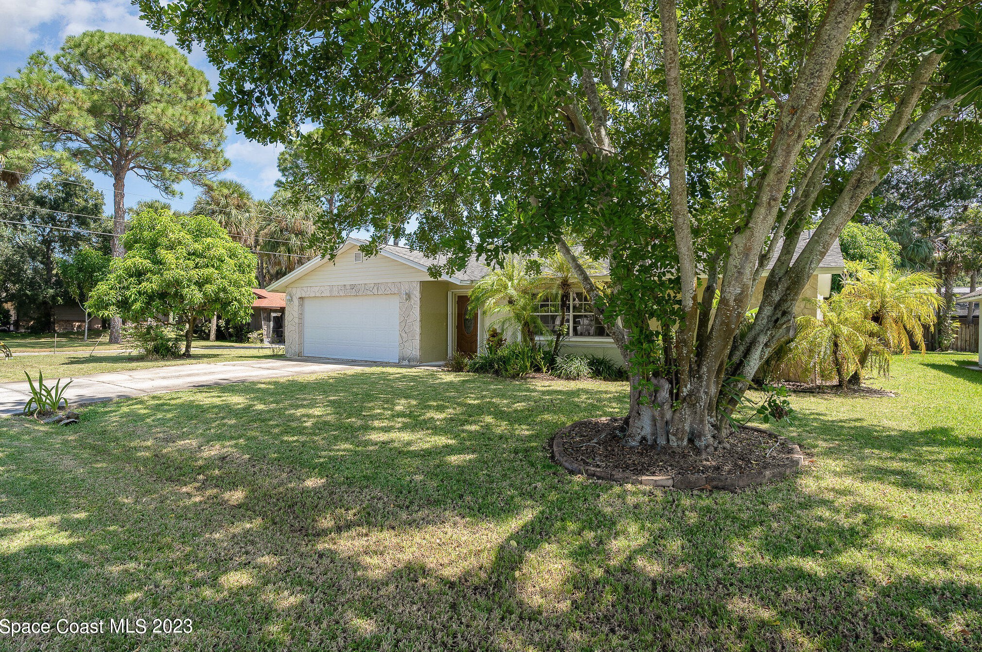 525 Conover Ave, Melbourne, FL 32907-1632