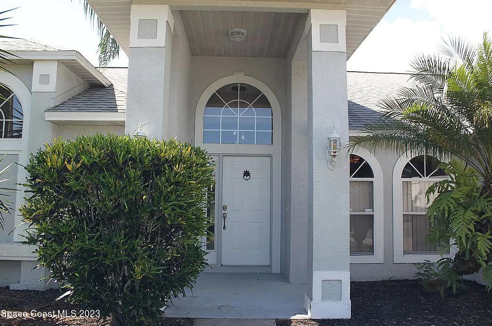 2755 Forest Run Dr, Melbourne, FL 32935-7119