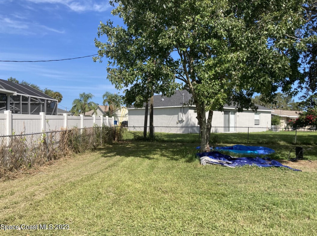 281 Bordeaux Ave, Melbourne, FL 32907-3222