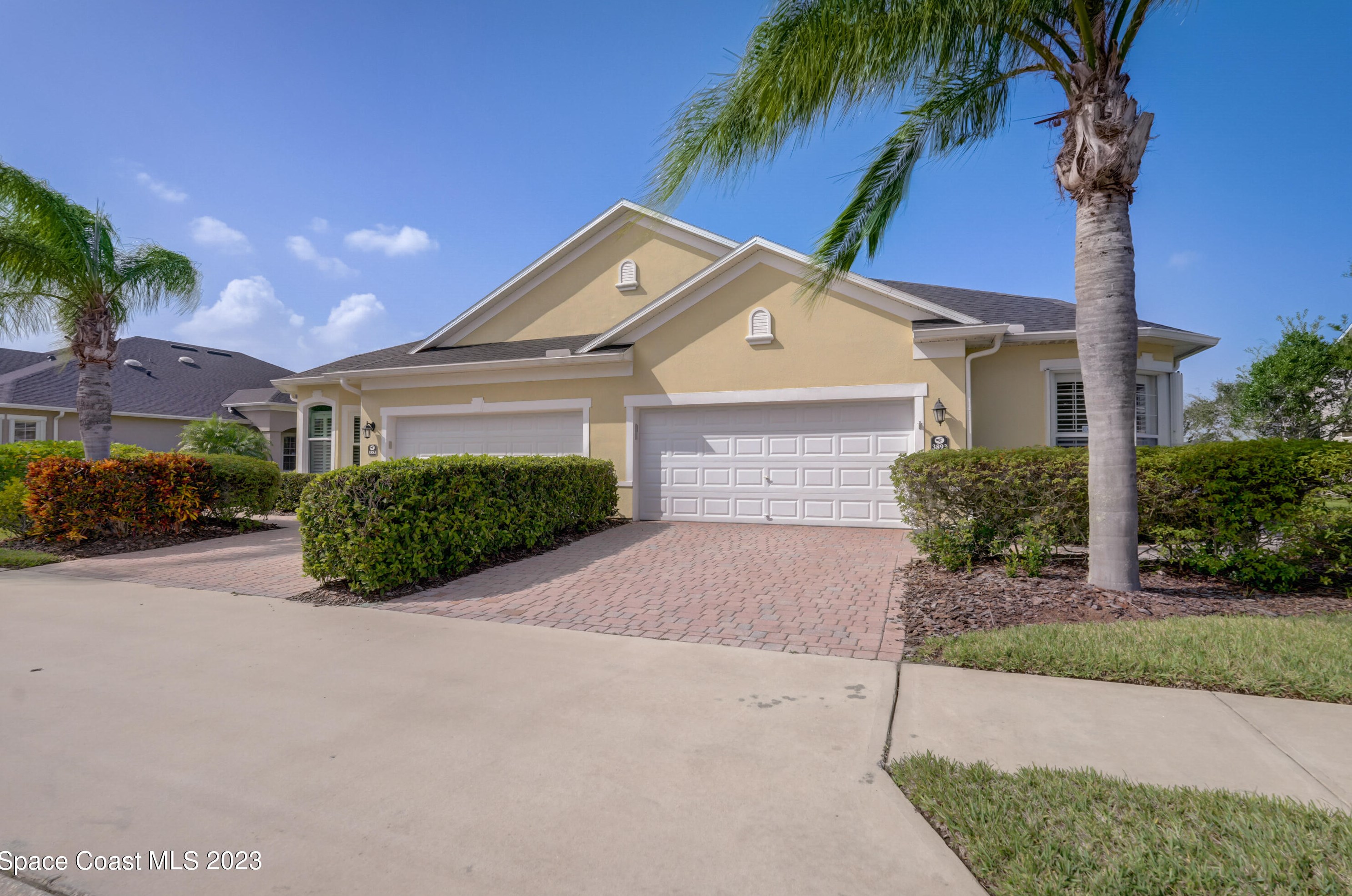3893 Carambola Cir, Melbourne, FL 32940-6679