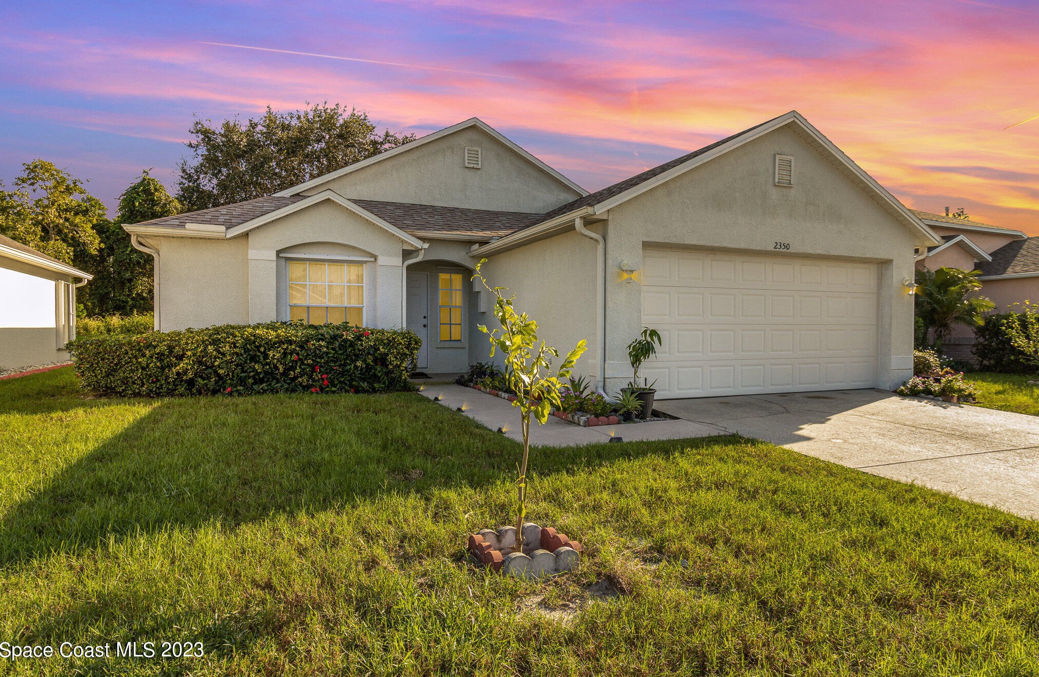 2350 Hidden Pine Ln, Melbourne, FL 32905-4733