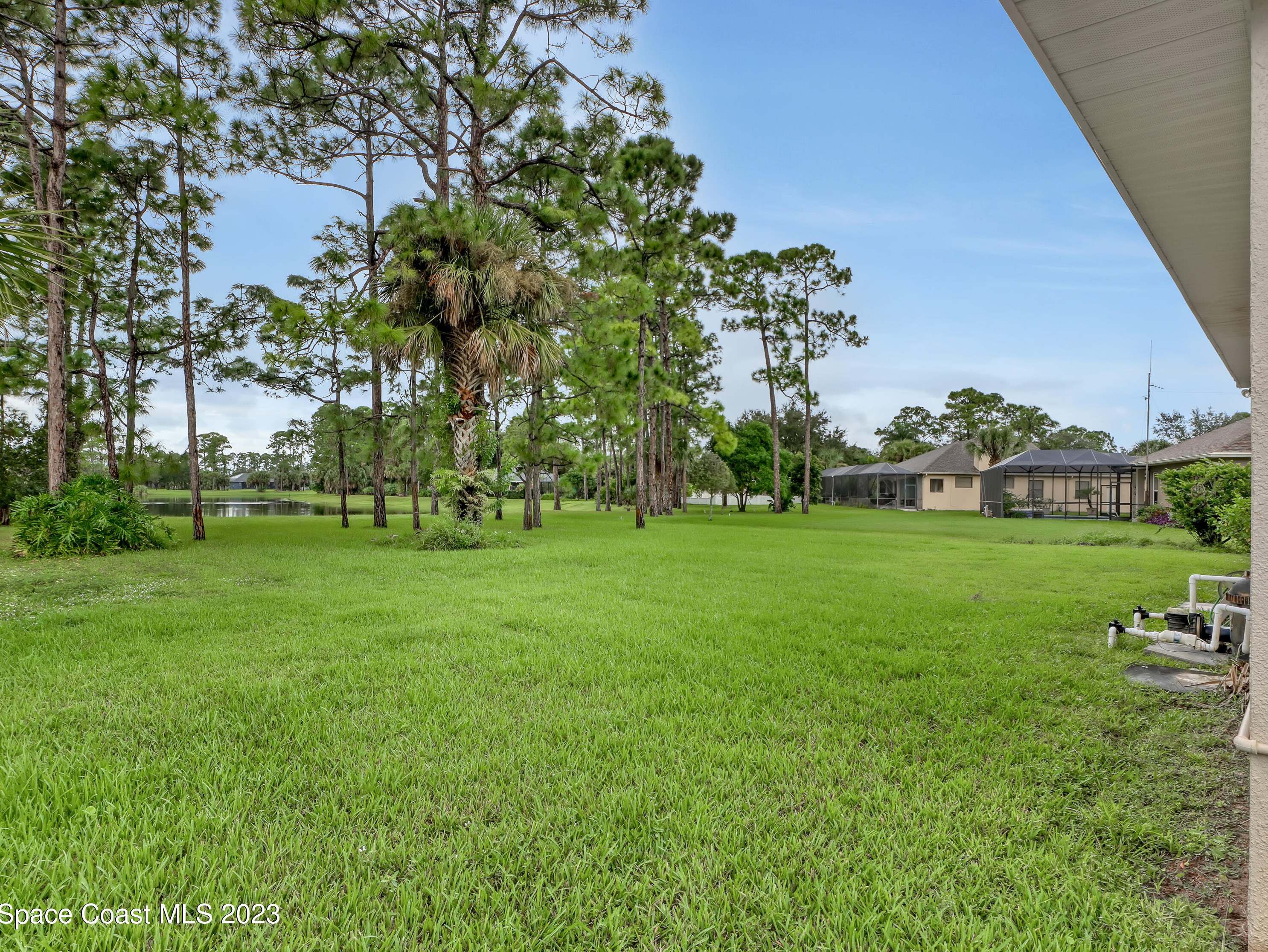1871 Winding Ridge Cir, Melbourne, FL 32909-2316
