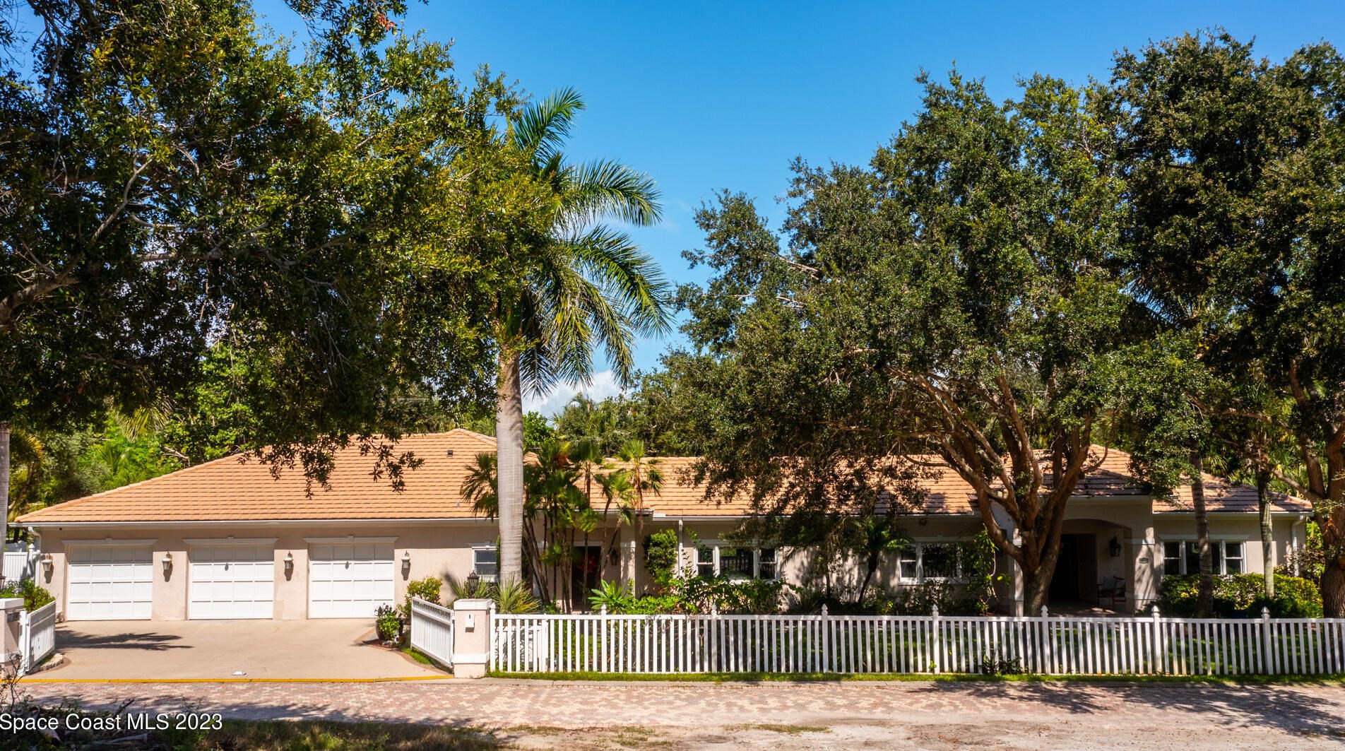 10 Stockton Dr, Merritt Island, FL 32952