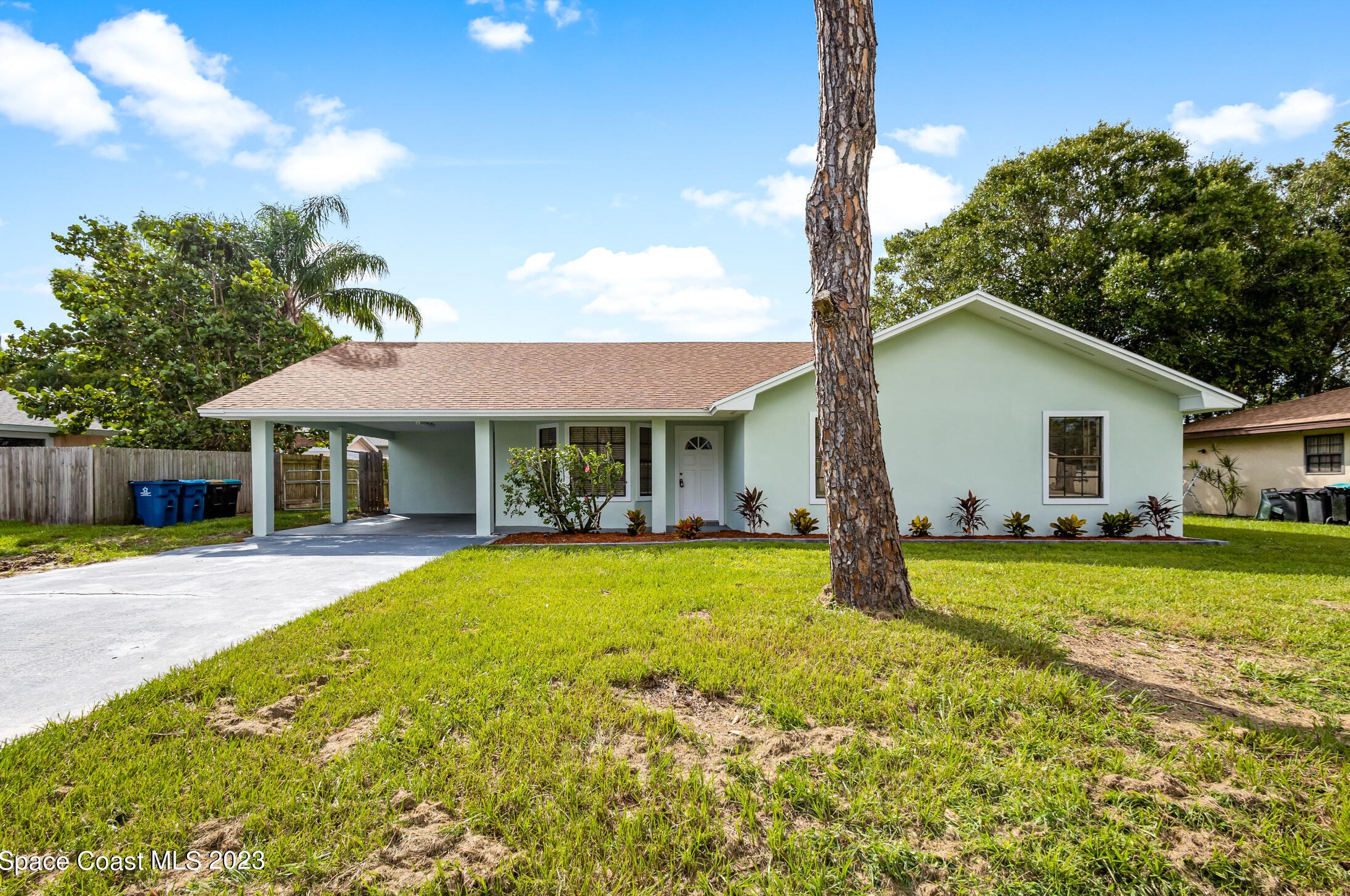 216 Wavecrest Ave, Melbourne, FL 32907-2419