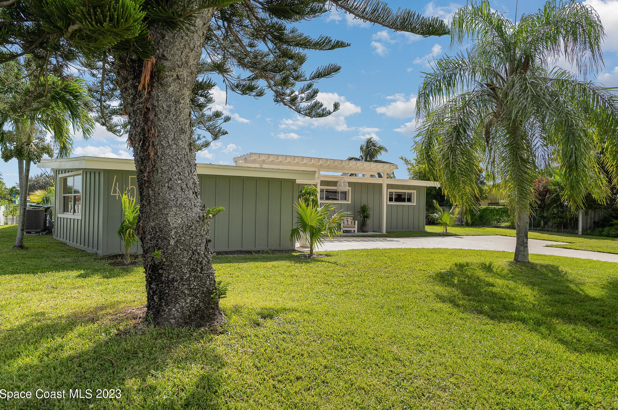 459 Barrello Ln, Cocoa Beach FL  32931-3628 exterior