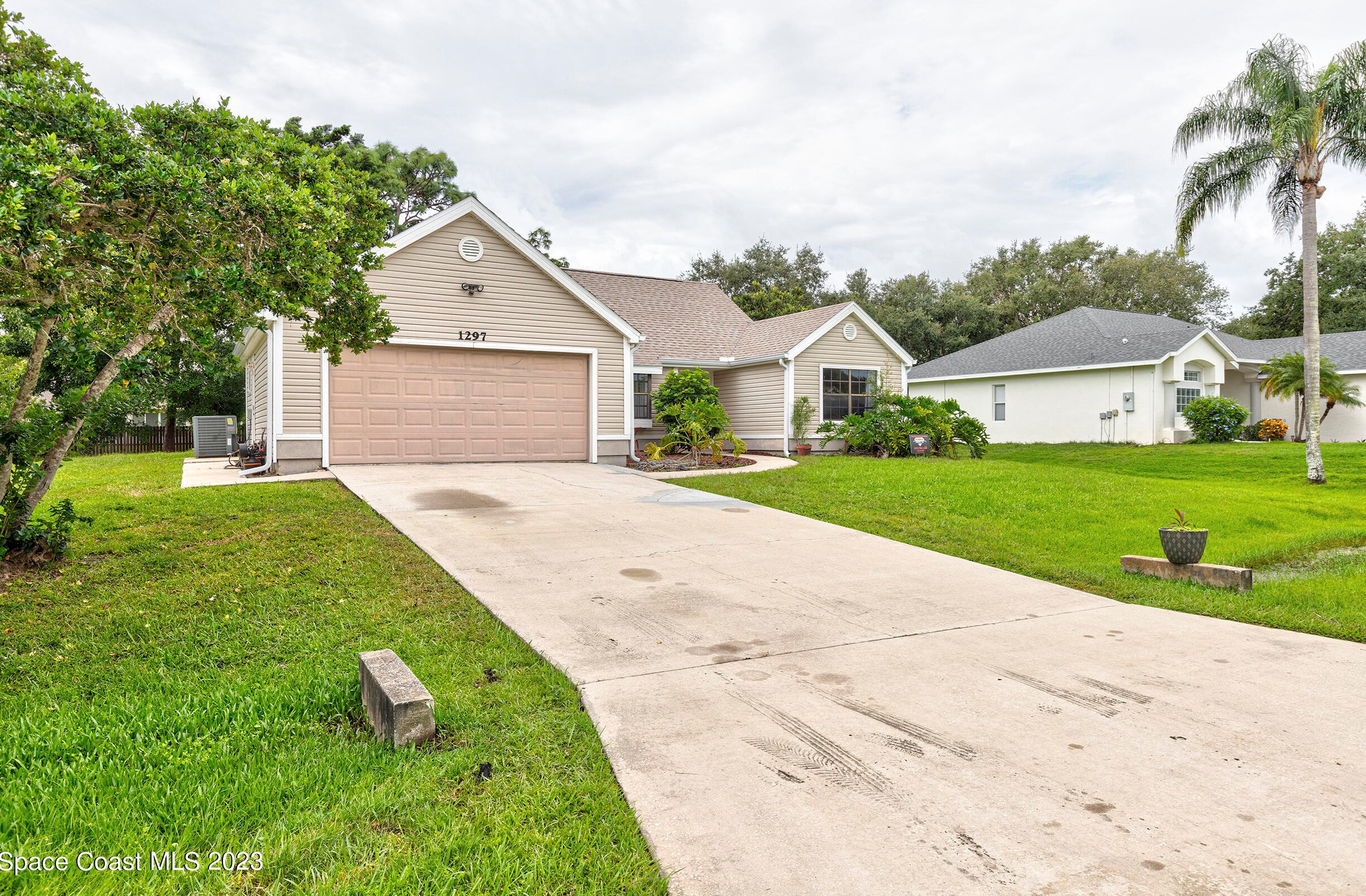 1297 York Cir, Melbourne, FL 32904-8703