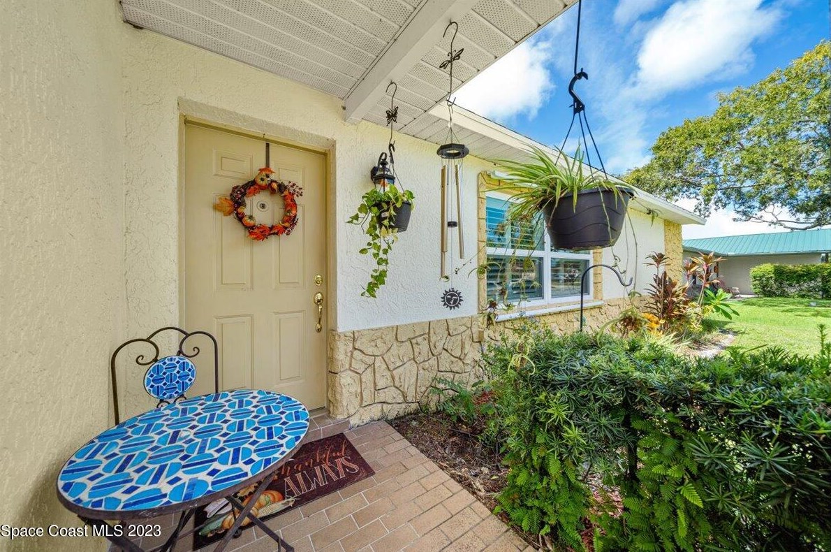 1810 Shores Rd, Melbourne, FL 32935-4468