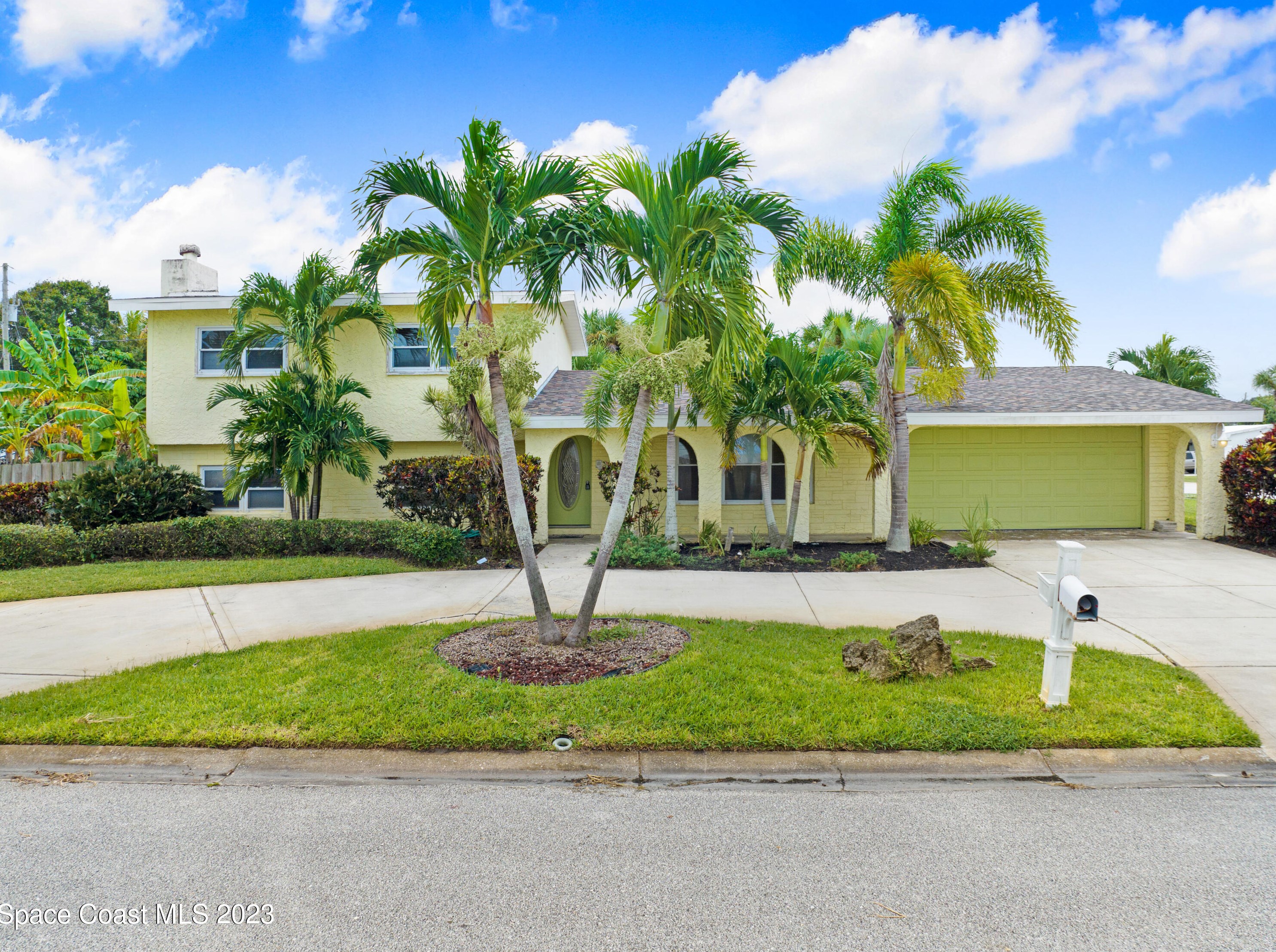 100 Anona Pl, Melbourne, FL 32937-4102