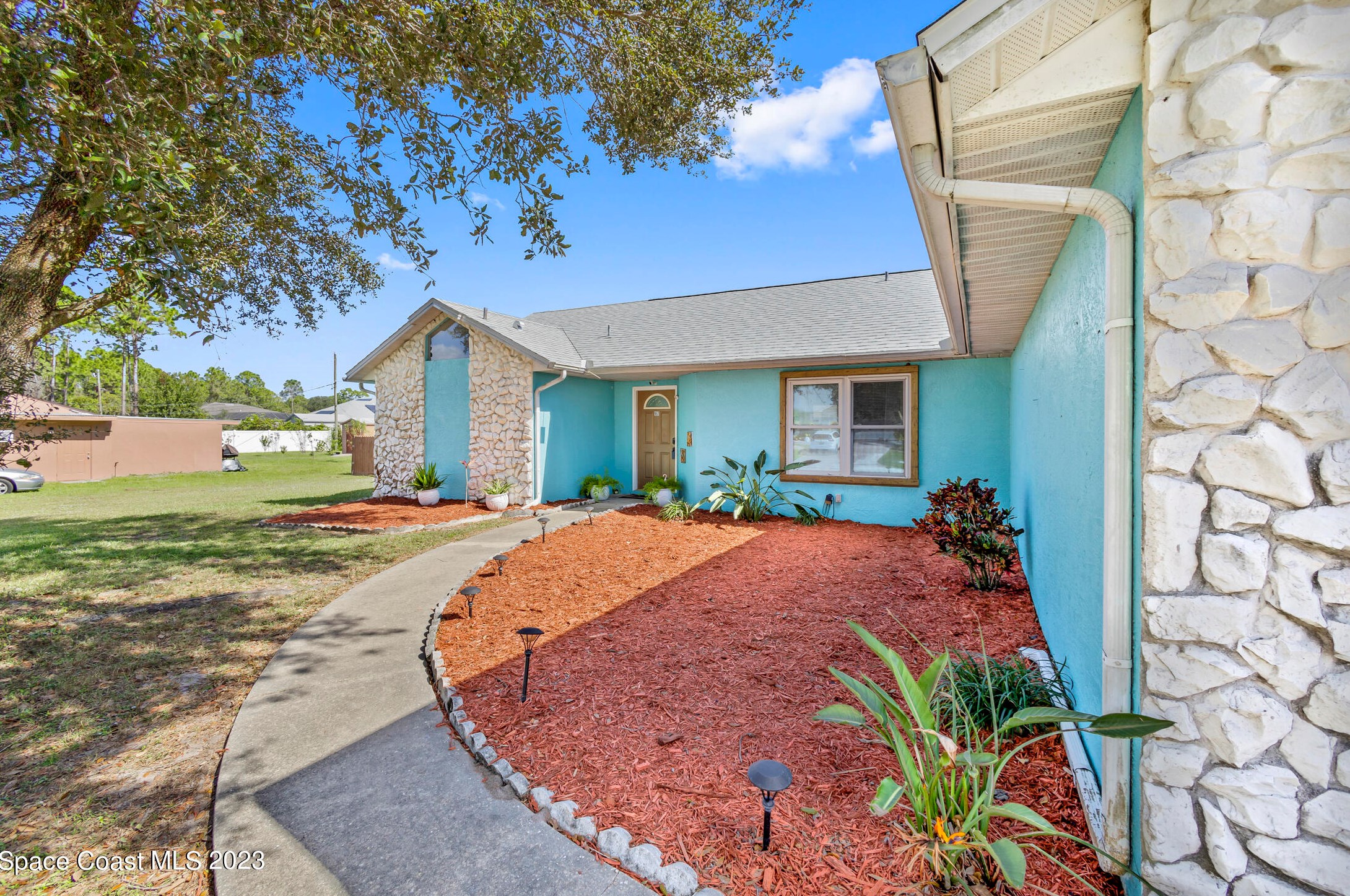 961 Ithaca Ave, Melbourne, FL 32909-4734