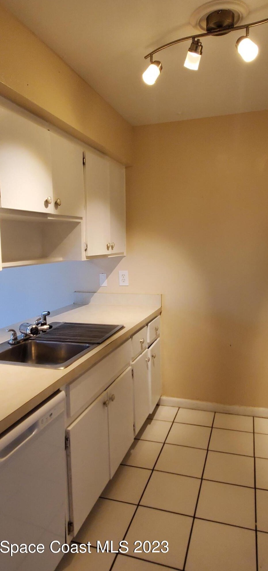 267 San Juan Cir, Melbourne FL 32935-5486 exterior