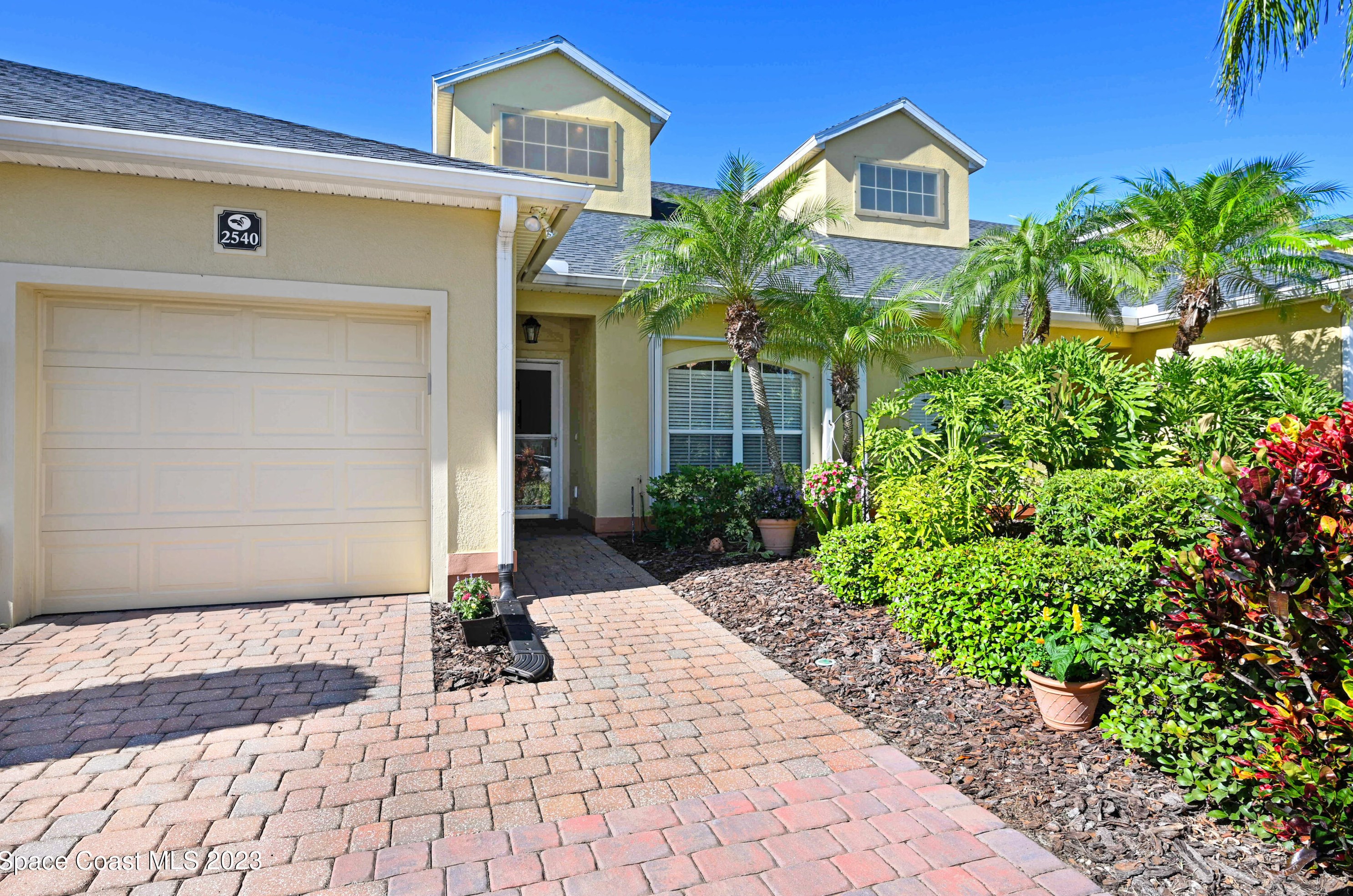 2540 Camberly Cir, Melbourne, FL 32940-6628