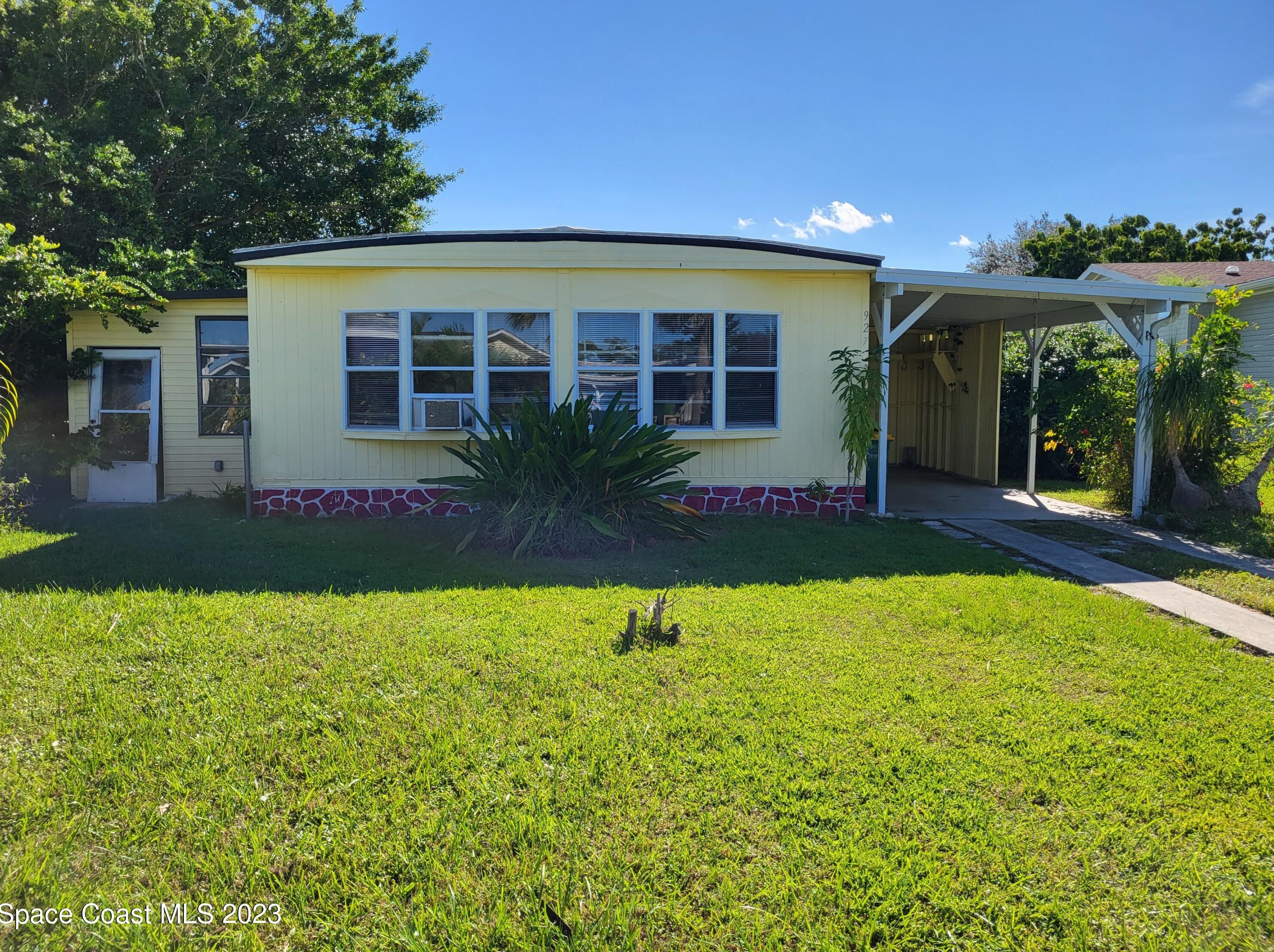 927 Cashew Cir, Sebastian, FL 32976