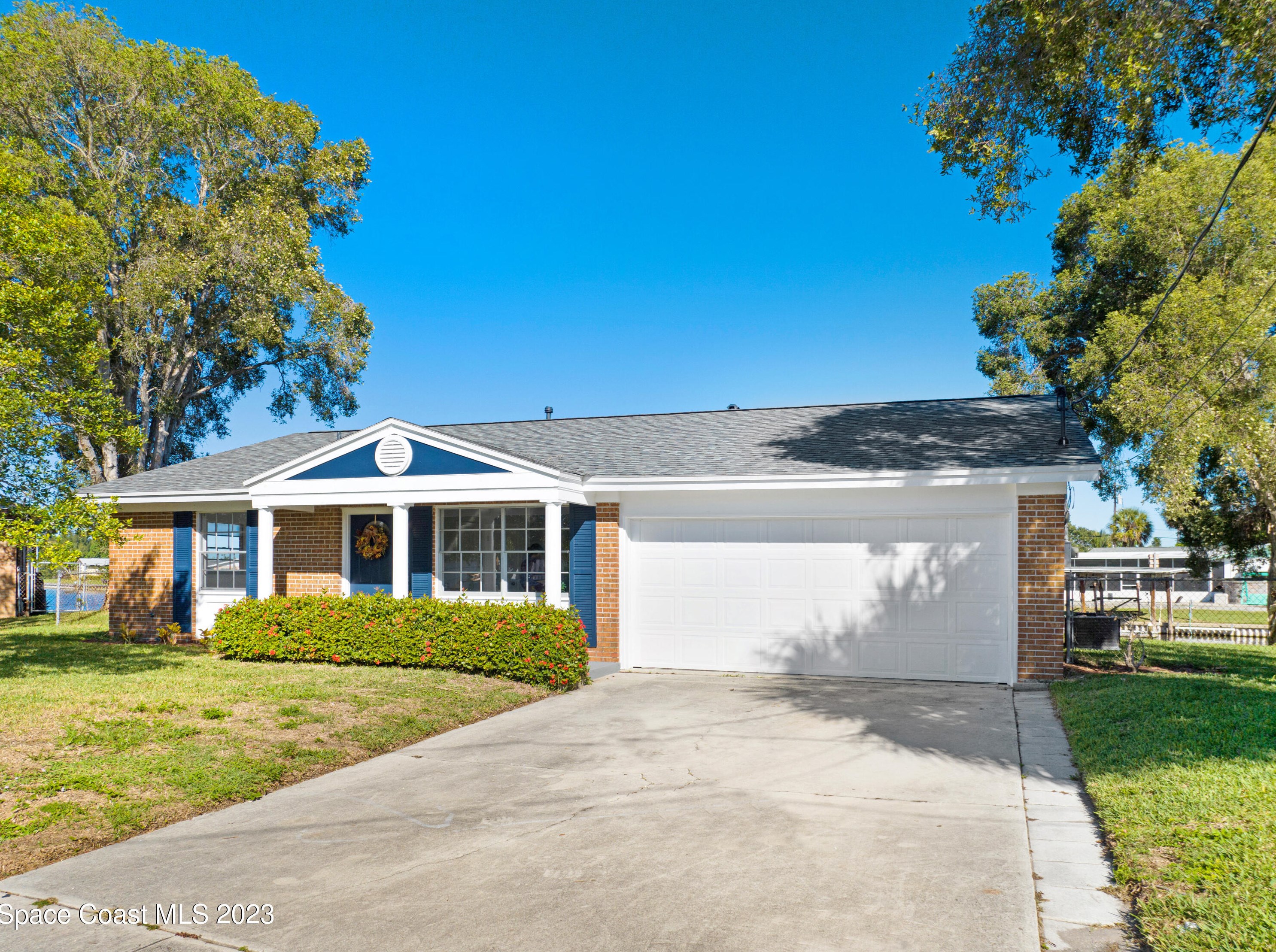 1370 Glen Haven Dr, Merritt Island, FL 32952-5866