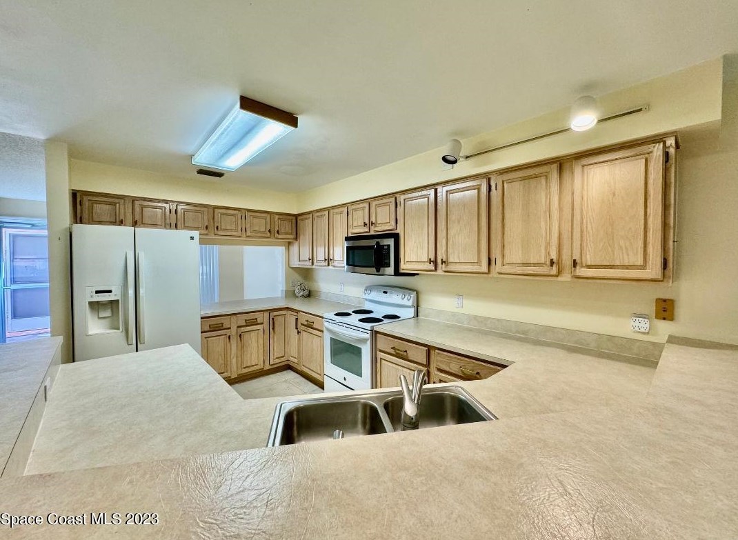 132 Casseekee Trl, Melbourne, FL 32951-3352
