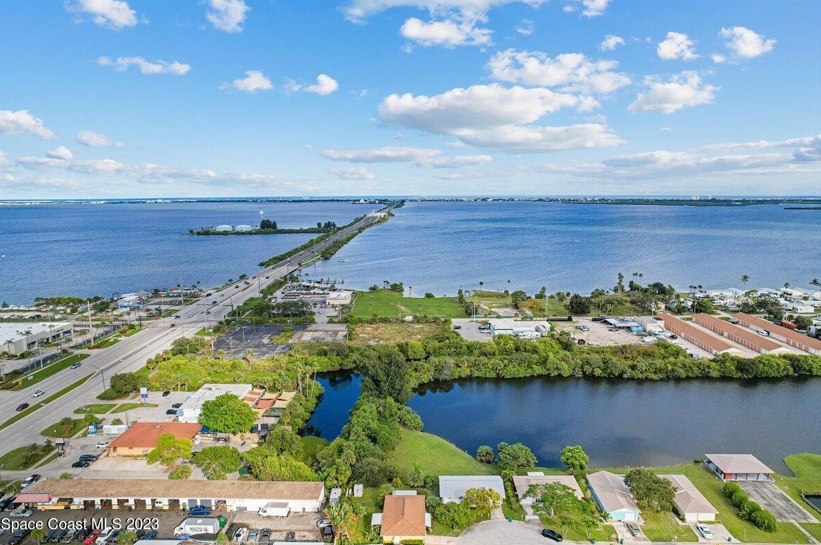 40 Walter Ct, Merritt Island, FL 32952