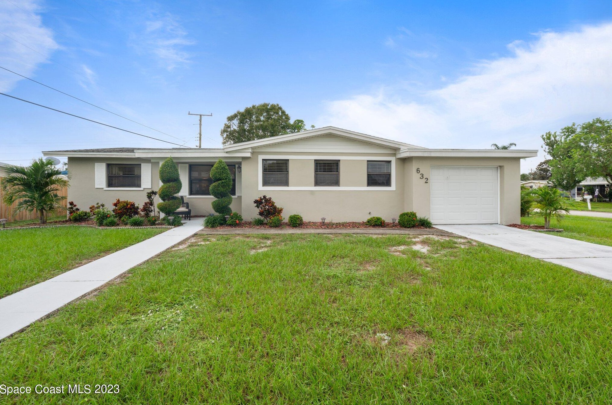 632 Oxford Ave, Melbourne, FL 32935-3012
