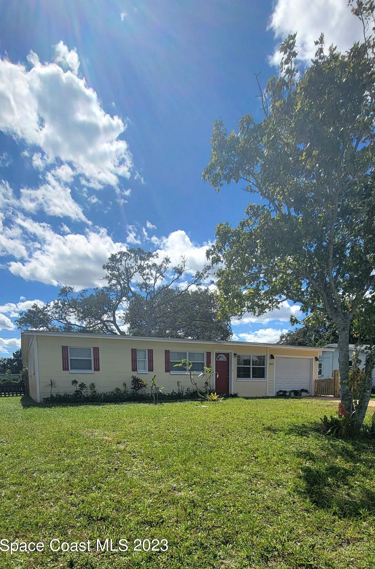 2073 Maid Marian Ln, Melbourne, FL 32935