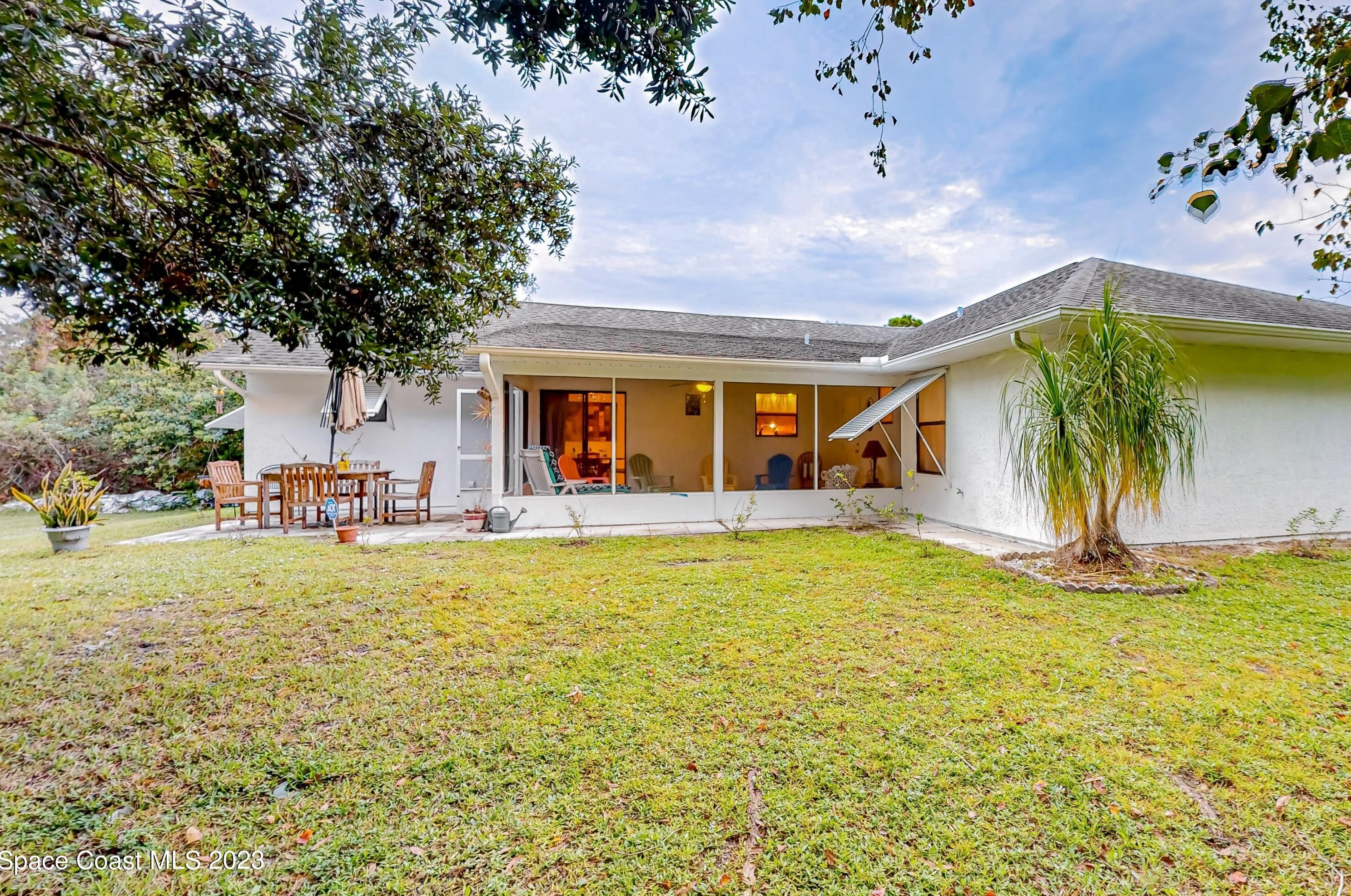 1129 Saturn St, Melbourne, FL 32909-9231