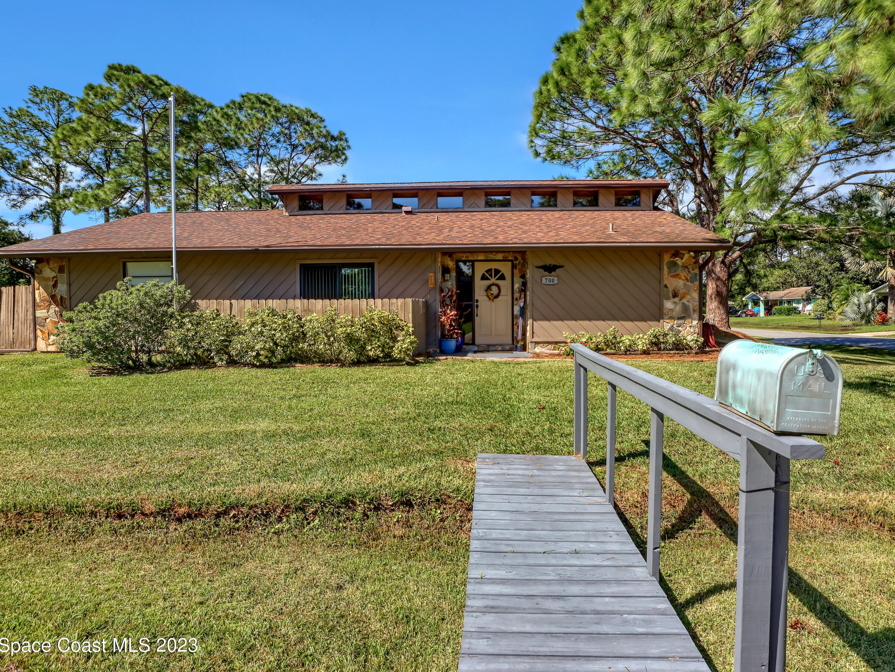 700 Arabia Rd, Melbourne, FL 32909-4435