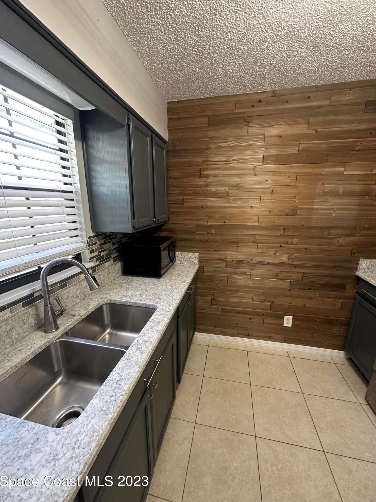 8706 24th St, Vero Beach, FL 32966