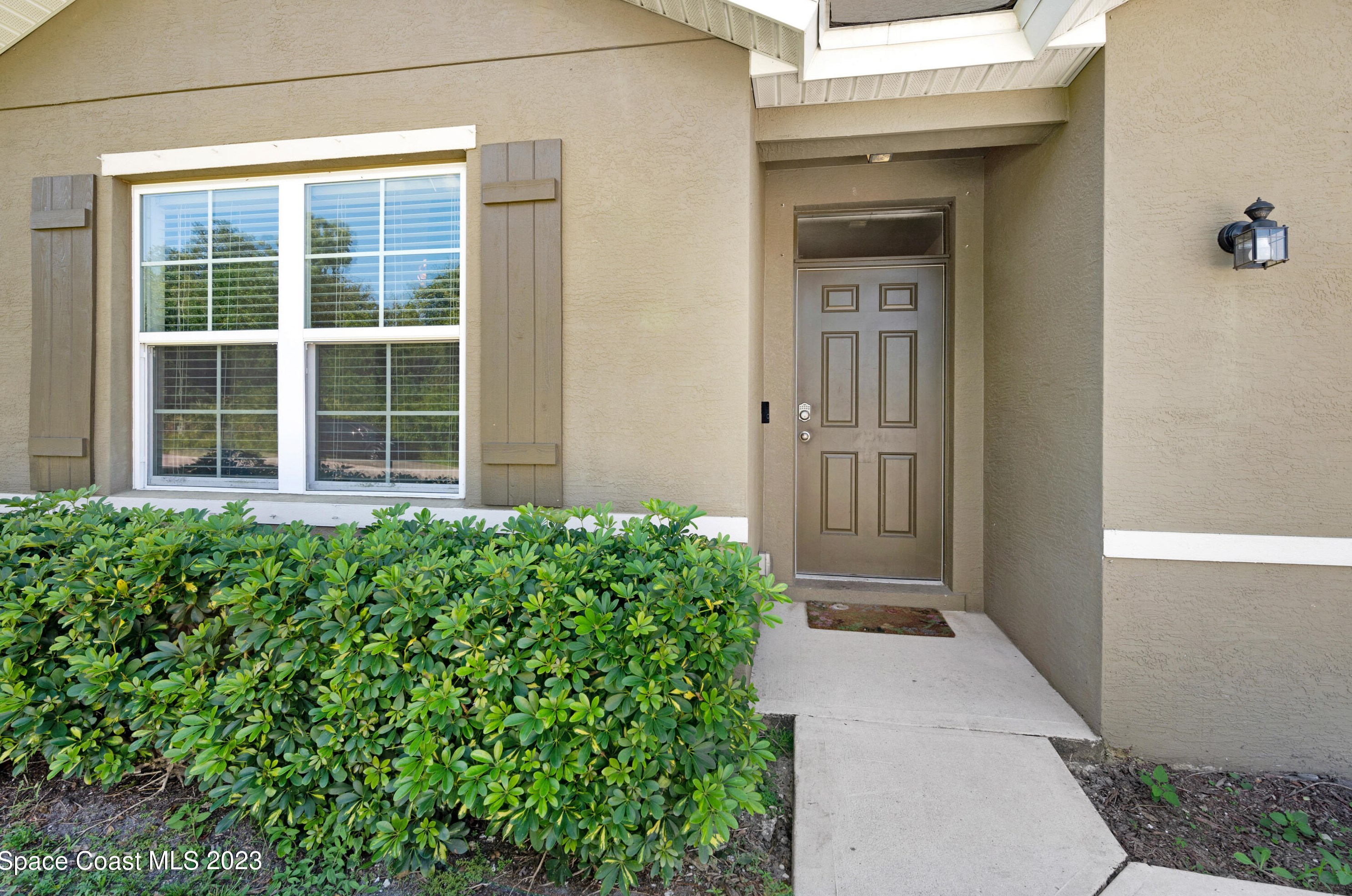 878 Cynthia St, Melbourne, FL 32909-3883