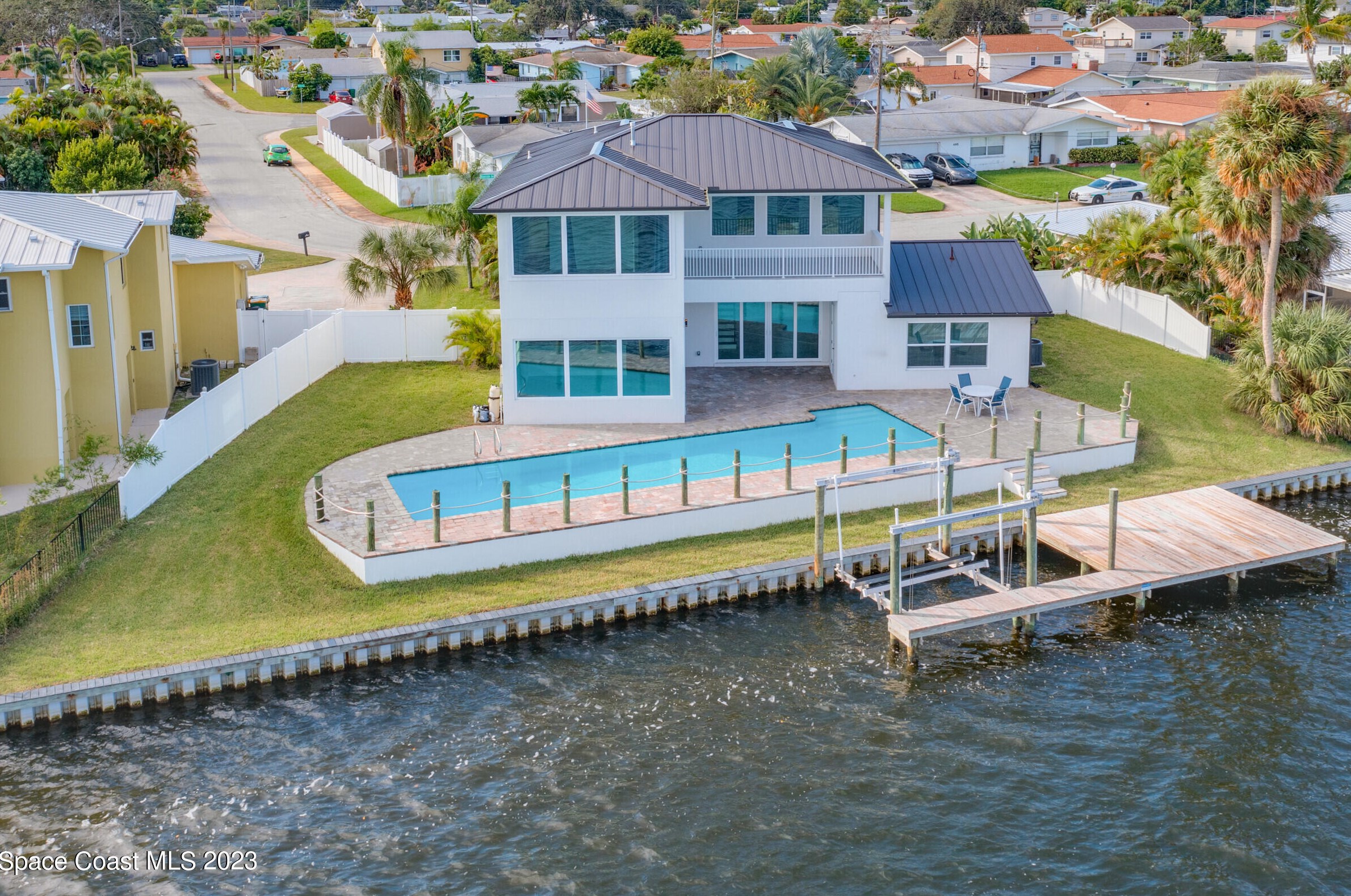 520 Riverside Ave, Merritt Island, FL 32953