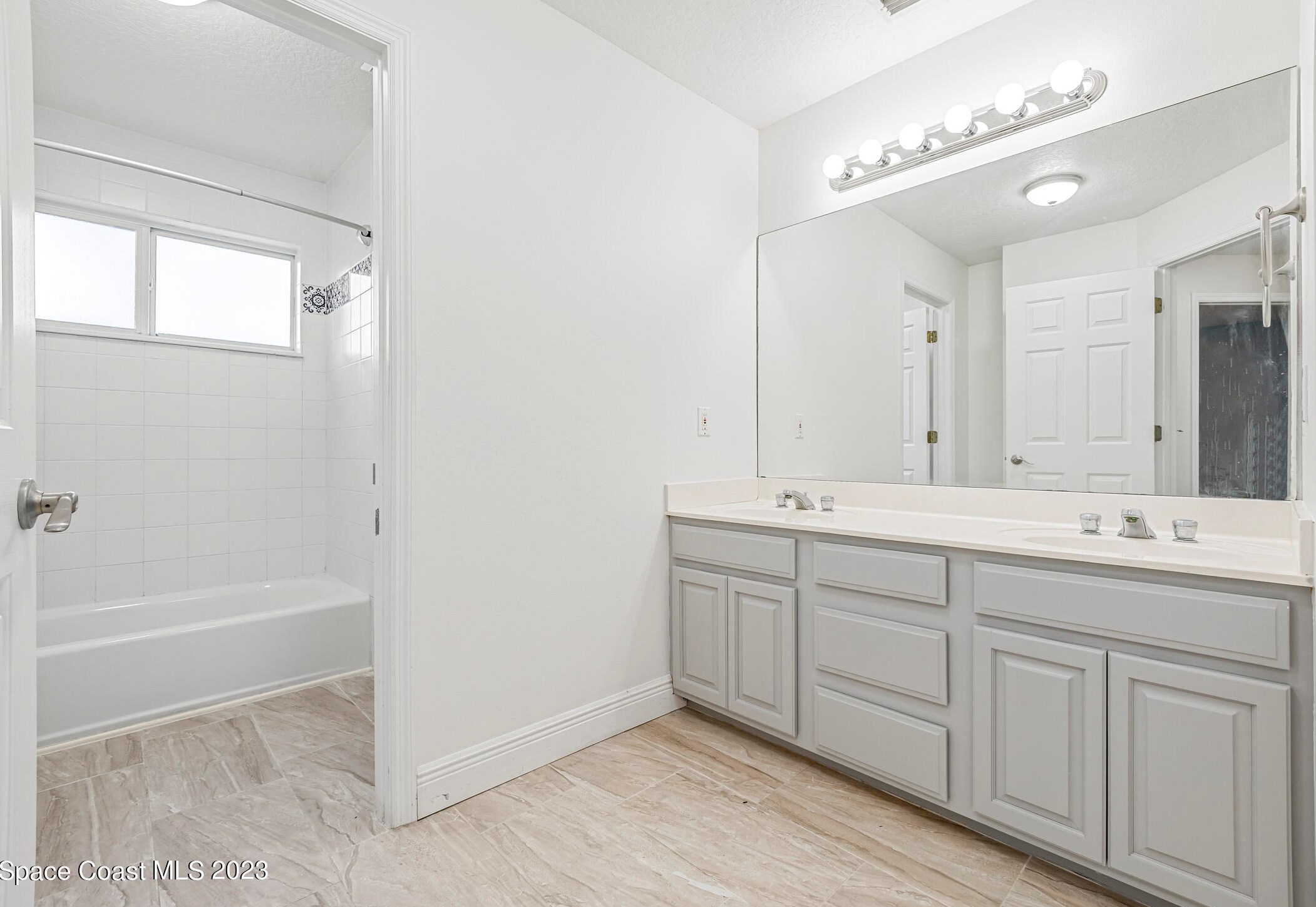 370 Oak Lake Pl, Merritt Island FL  32953-8226 exterior