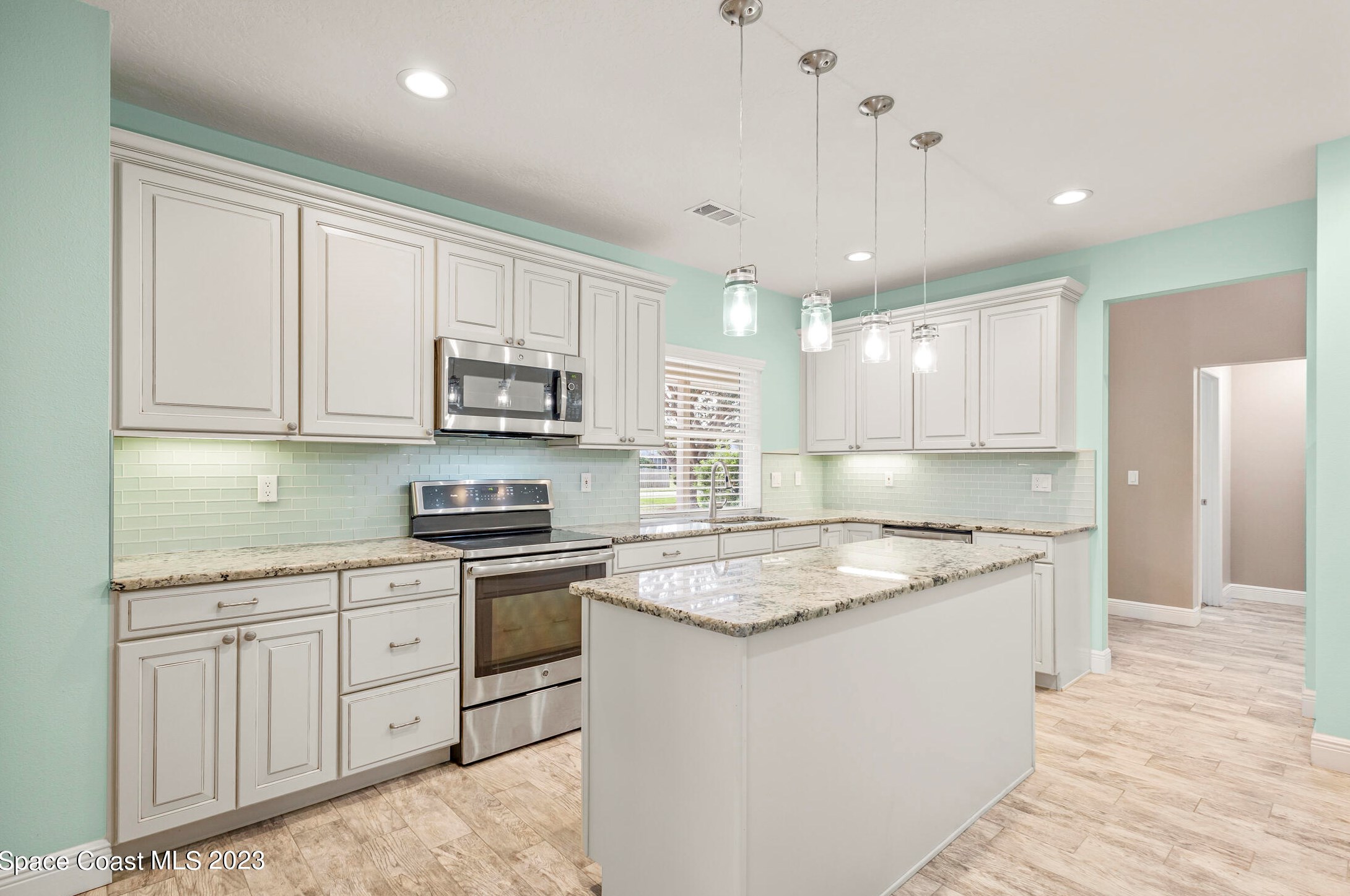 370 Oak Lake Pl, Merritt Island FL  32953-8226 exterior